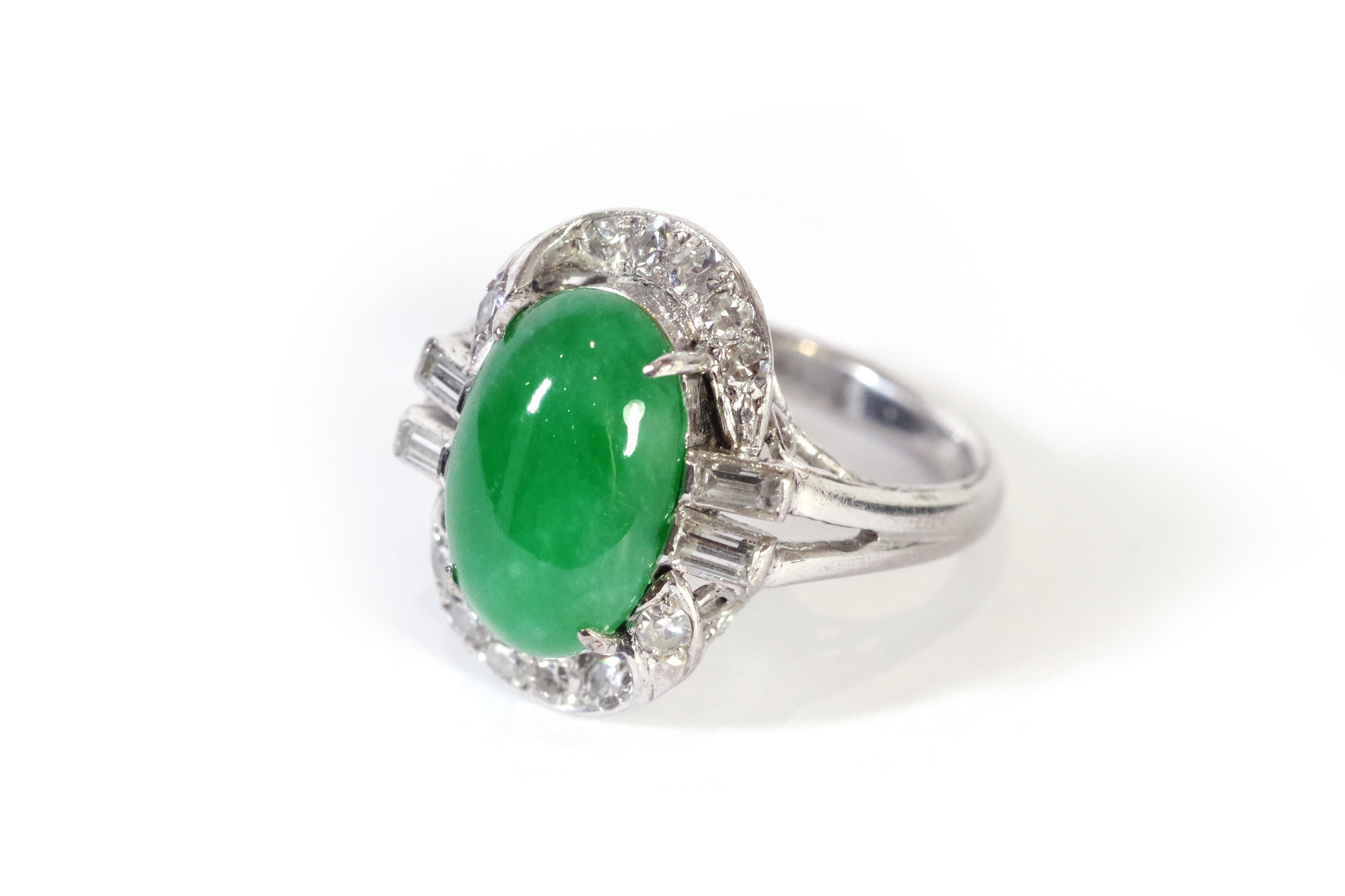 Art Deco Jade diamond ring in 14 karat white gold For Sale 1