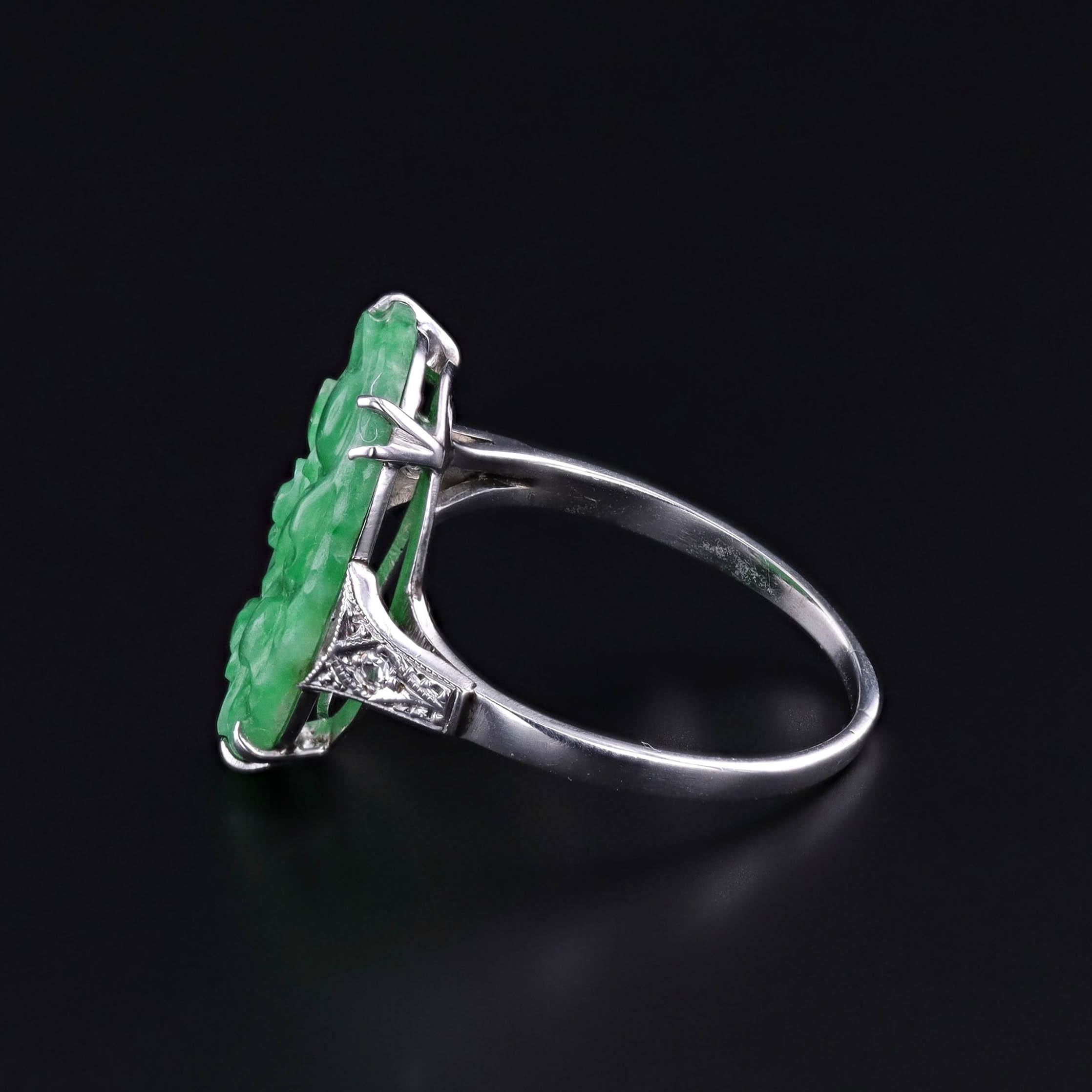 Art Déco Art Deco Jade & Diamond Ring of 9ct White Gold in vendita