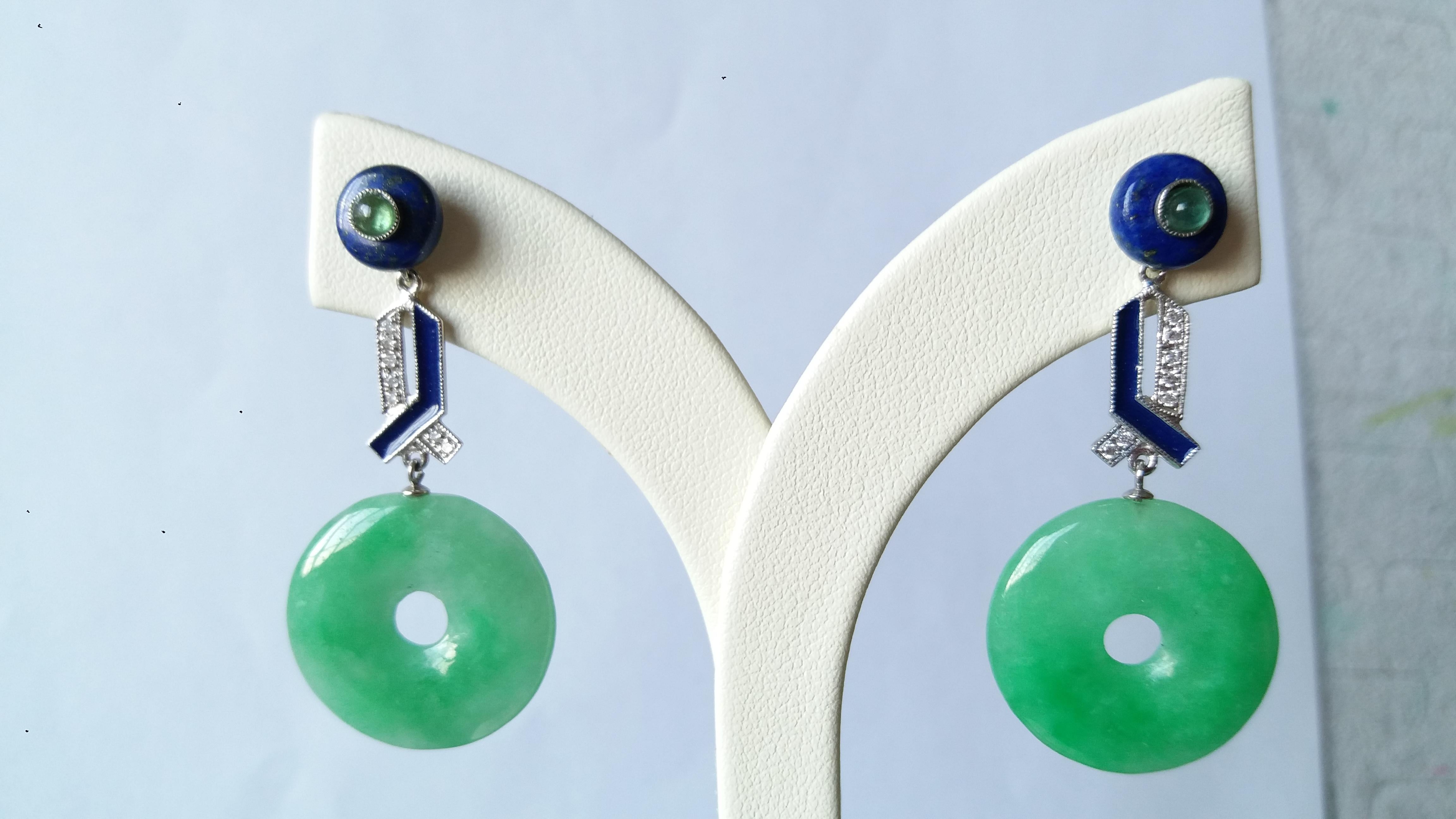 Taille émeraude Boucles d'oreilles Art déco en jade, donut, lapis-lazuli, émeraudes, diamants et émail bleu en vente
