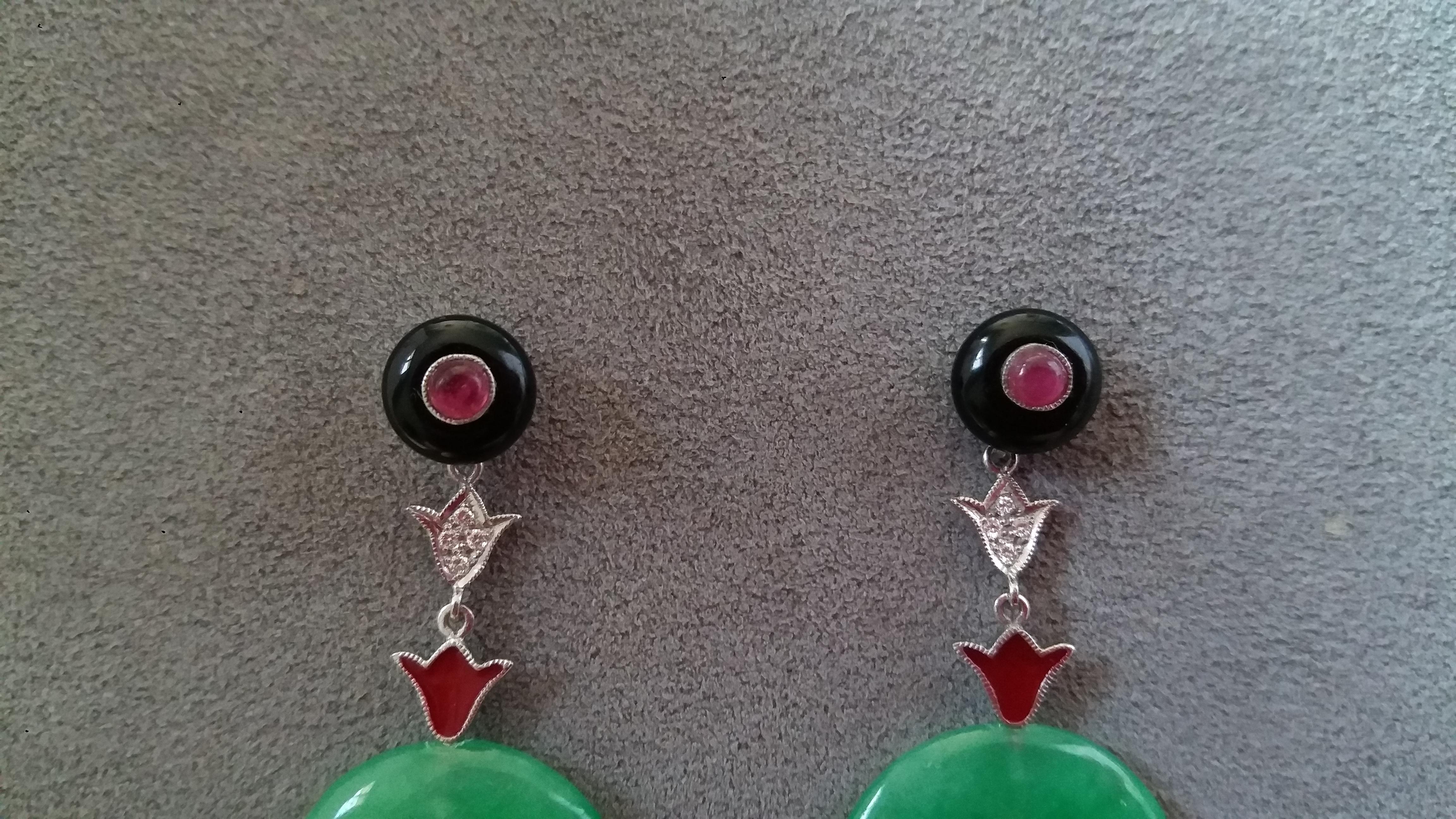 Art Deco Style Jade Donuts Gold Diamonds Rubies Red Enamel Dangle Earrings In Good Condition For Sale In Bangkok, TH