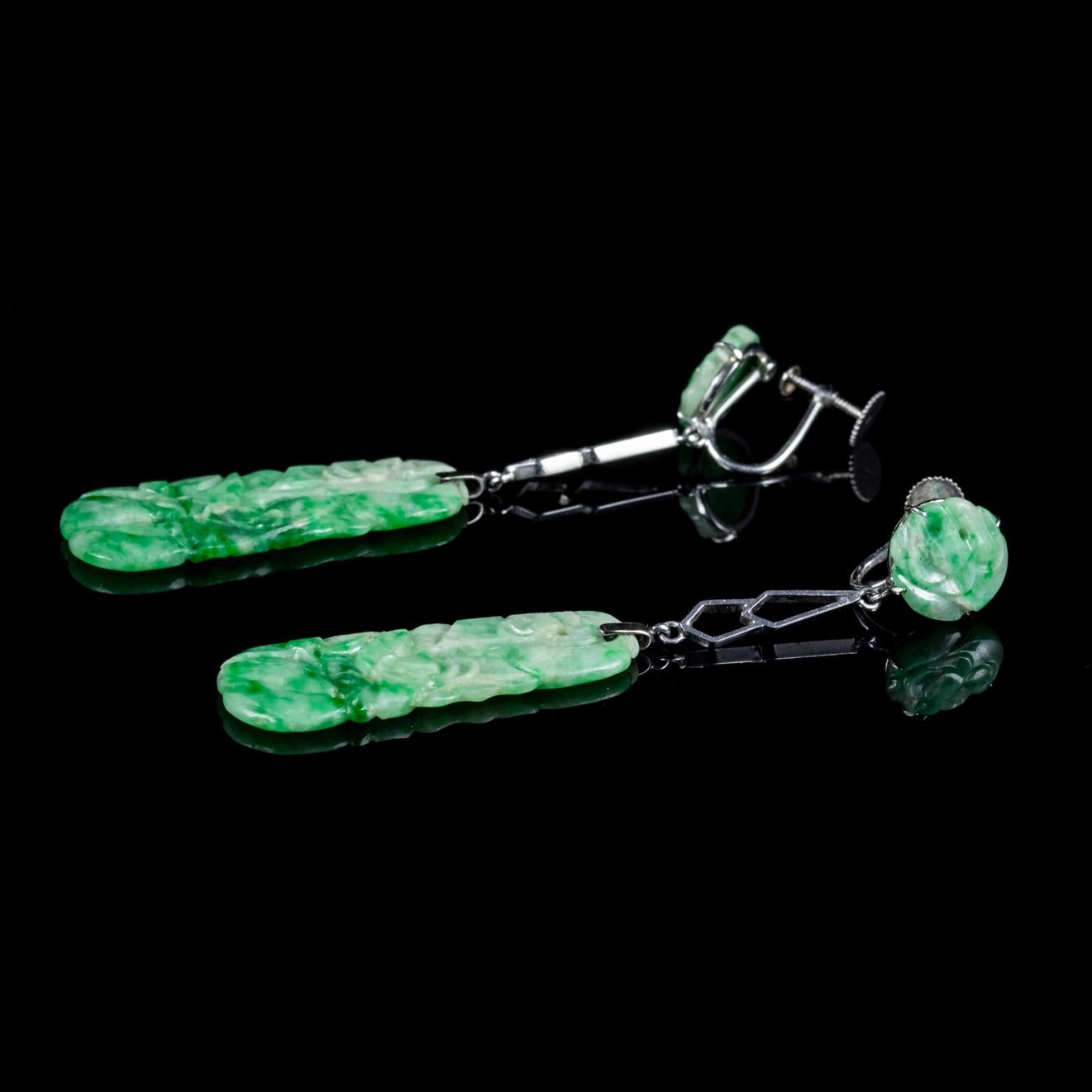 Art Deco Jade Drop Earrings 9 Carat White Gold, circa 1920 In Good Condition For Sale In Lancaster, Lancashire