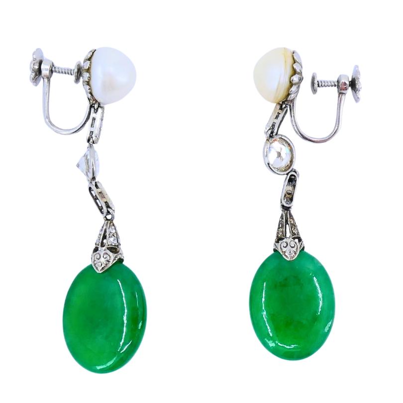 Art Deco Jade Ohrringe Platin Perlen Old European Cut Diamanten Estate Jewelry im Zustand „Gut“ im Angebot in Beverly Hills, CA