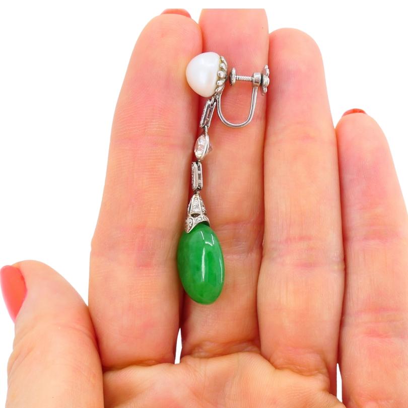 Art Deco Jade Ohrringe Platin Perlen Old European Cut Diamanten Estate Jewelry Damen im Angebot