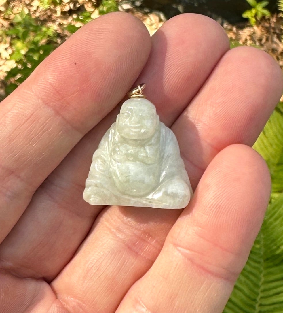 Collier pendentif Bouddha cloche en or 14 carats et jade, style Art déco Excellent état - En vente à New York, NY