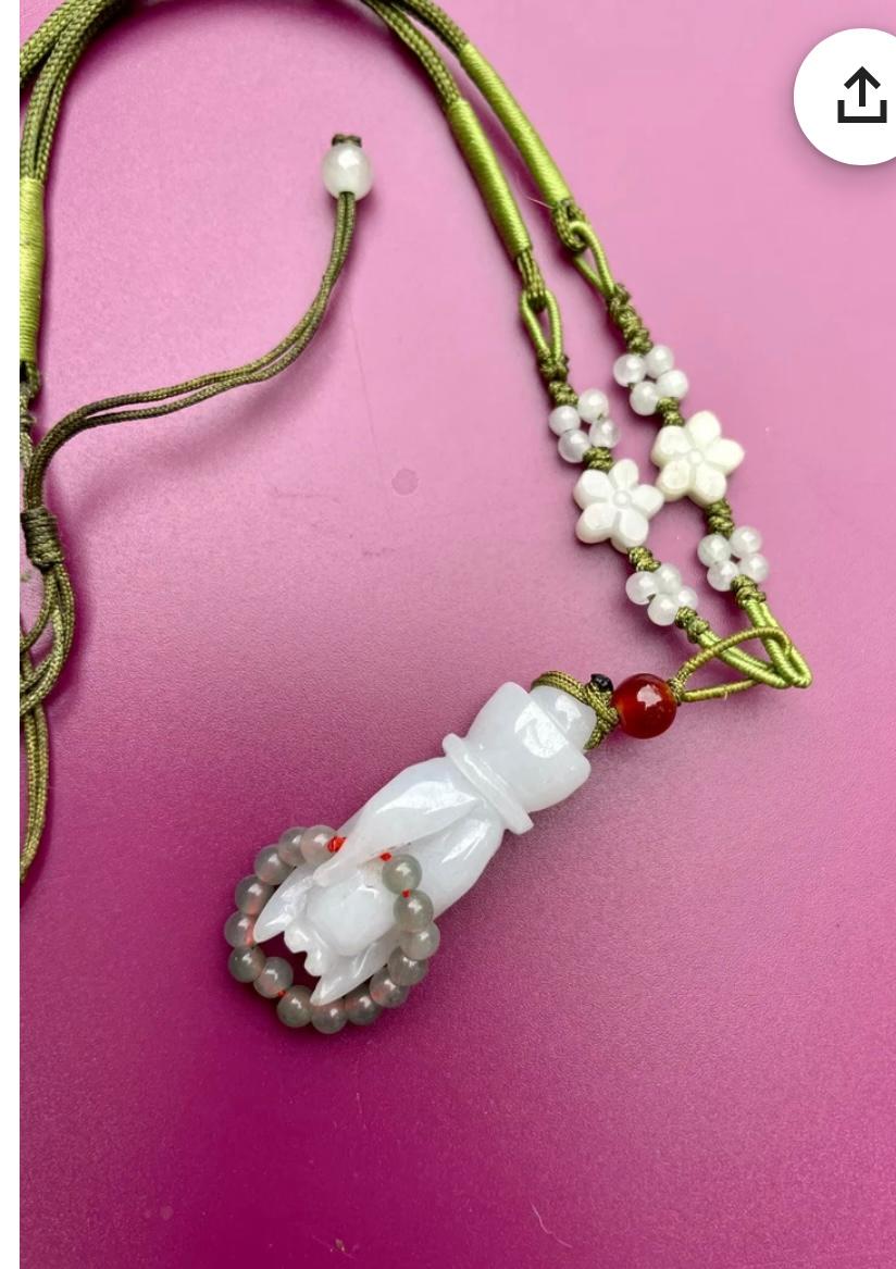 Cabochon Collana di giada Figa a mano con fiori di frutta in seta cinese Arte Antiques in vendita