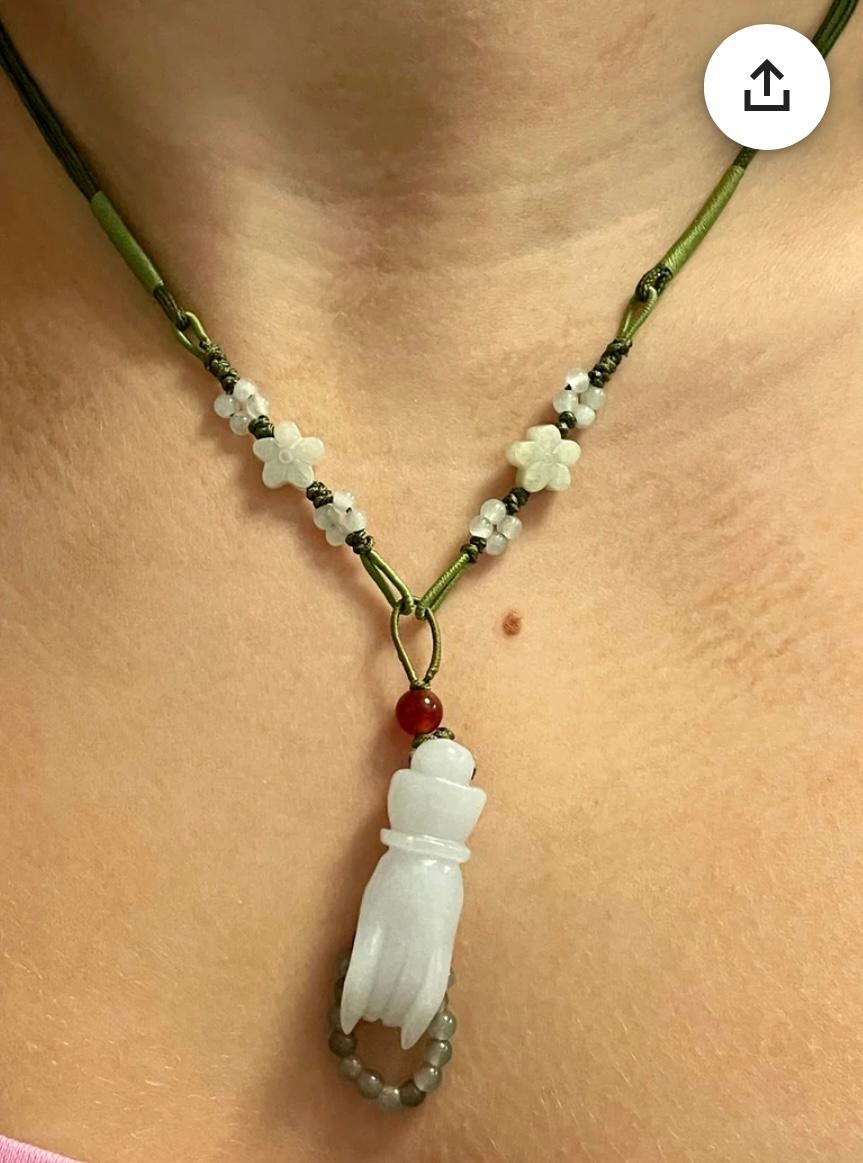 da uomo o donna Collana di giada Figa a mano con fiori di frutta in seta cinese Arte Antiques in vendita