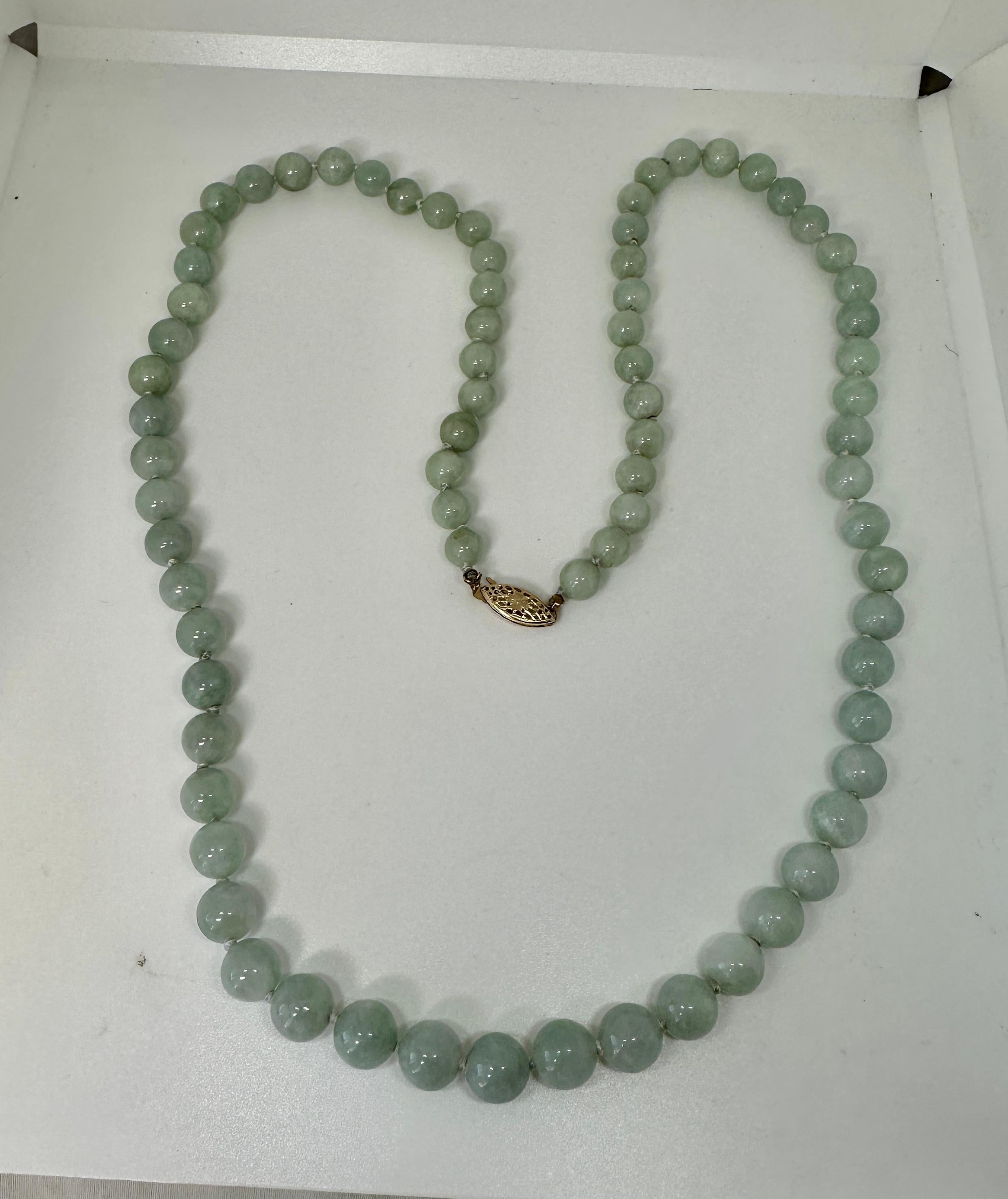 Art Deco Jade Necklace 30 Inches 14 Karat Yellow Gold 10mm Jade Beads For Sale 2
