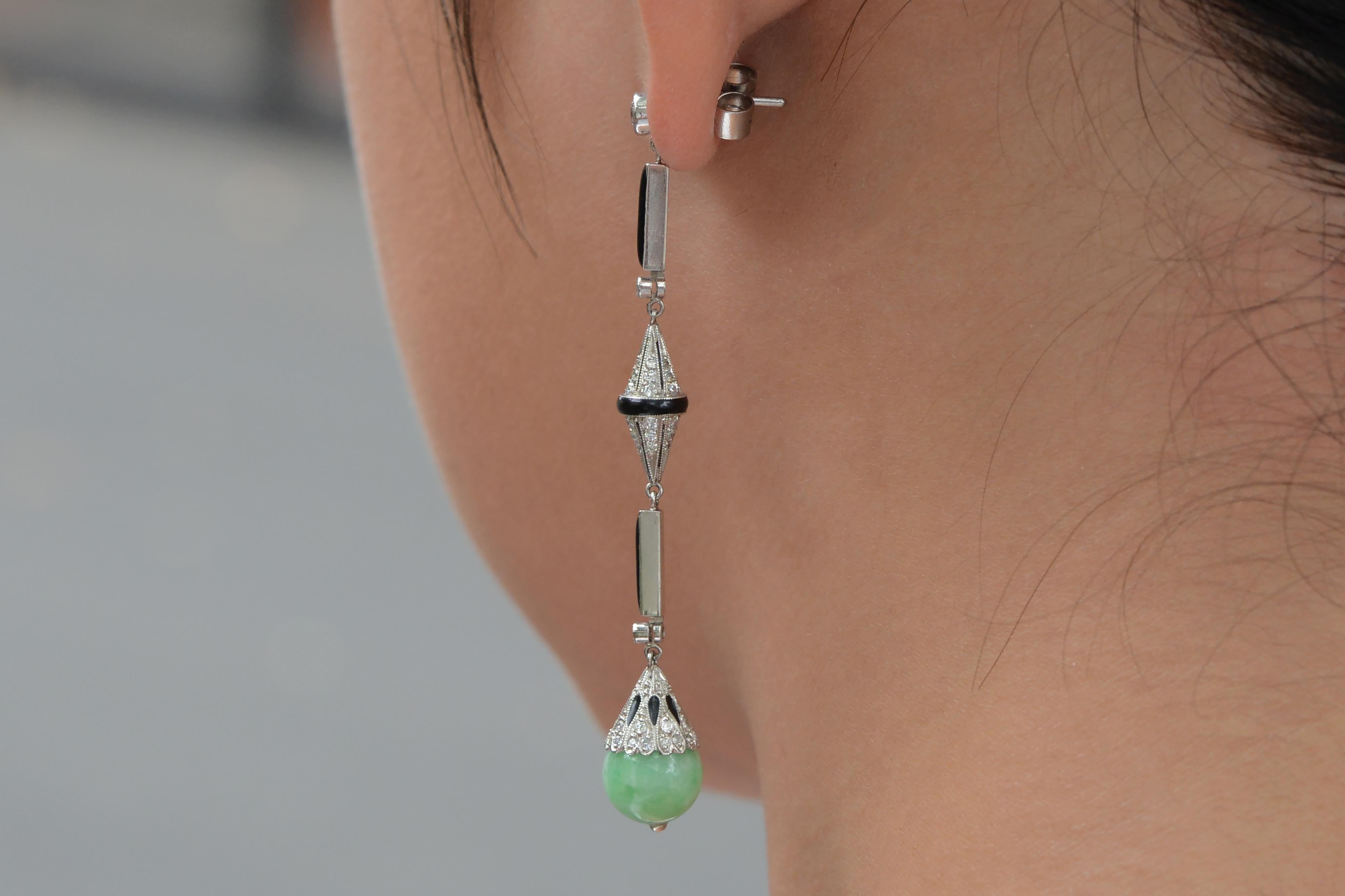 Antike lange Art-Déco-Ohrringe aus Jade, Onyx und Diamant (Alteuropäischer Schliff)