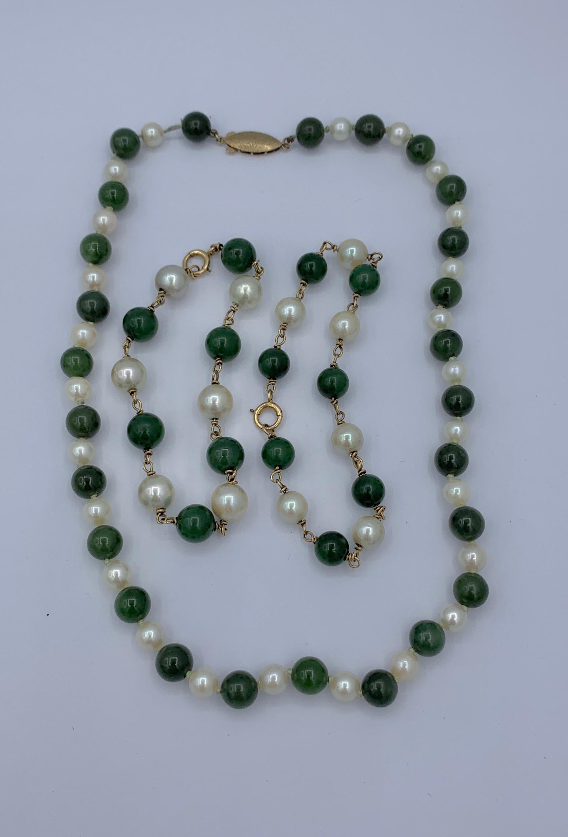 THIS IS A VERY BEAUTIFUL ART DECO JADE AND PEARL NECKLACE AND TWO MATCHING BRACELET SET IN 14 KARAT YELLOW GOLD.  THE STUNNING PIECES HAVE GORGEOUS JADE BEADS ALTERNATING WITH BEAUTIFUL CREAMY WHITE PEARLS AND SET WITH 14 KARAT YELLOW GOLD.  THE