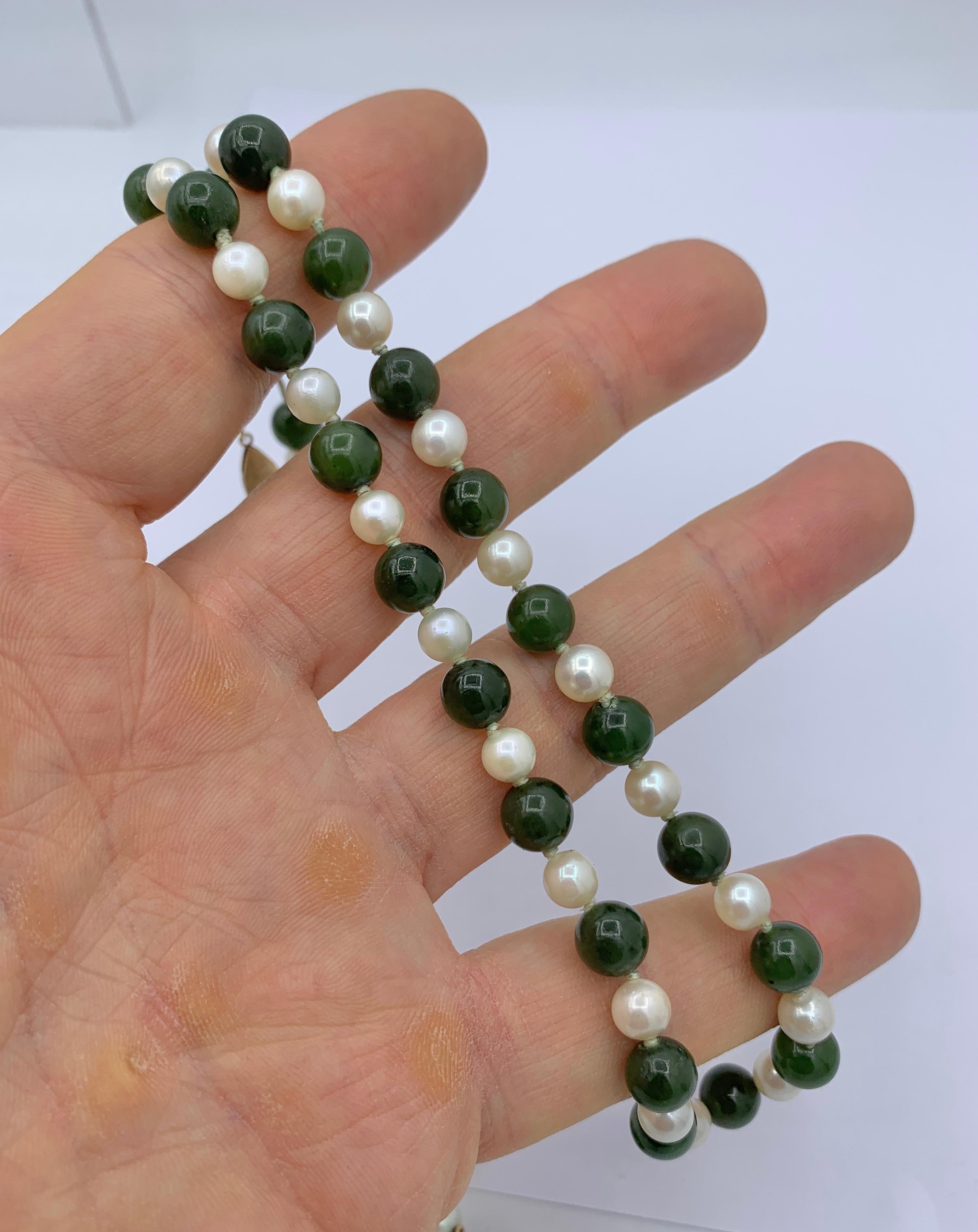 Art Deco Jade Pearl Necklace and Two Bracelets Set 14 Karat Yellow Gold For Sale 1