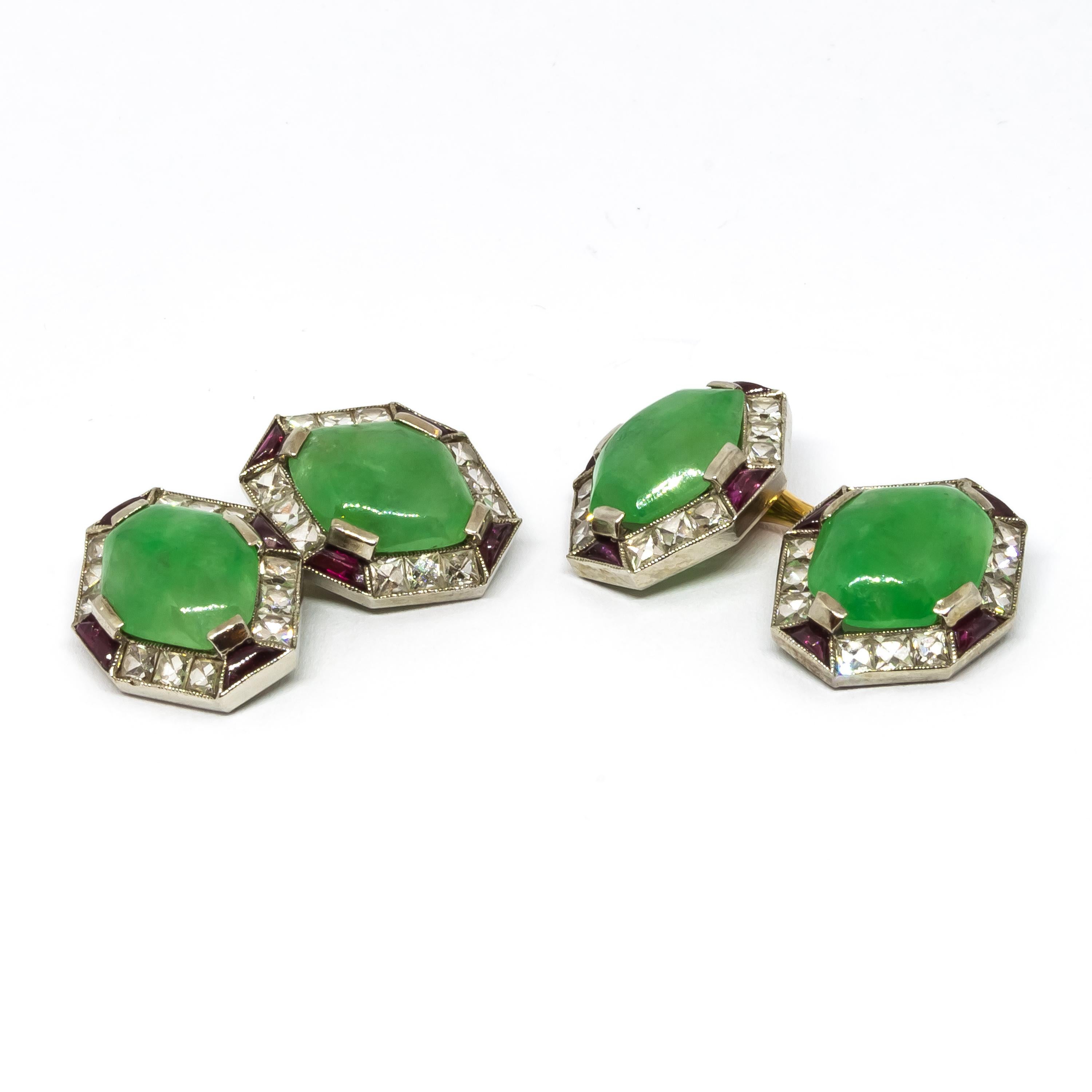 Taille cabochon Boutons de manchette Art déco en jade, rubis et diamants en vente