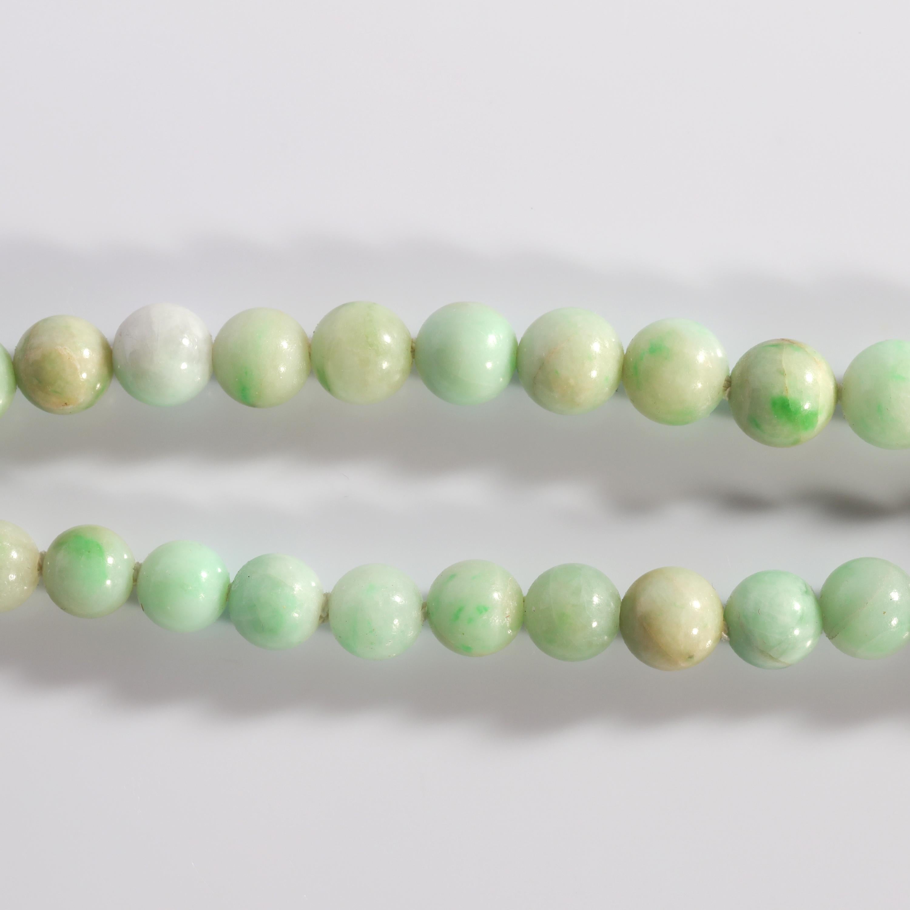Art Deco Jadeite Jade Necklace in Soft Muted Tones Certified Untreated In Excellent Condition In Southbury, CT