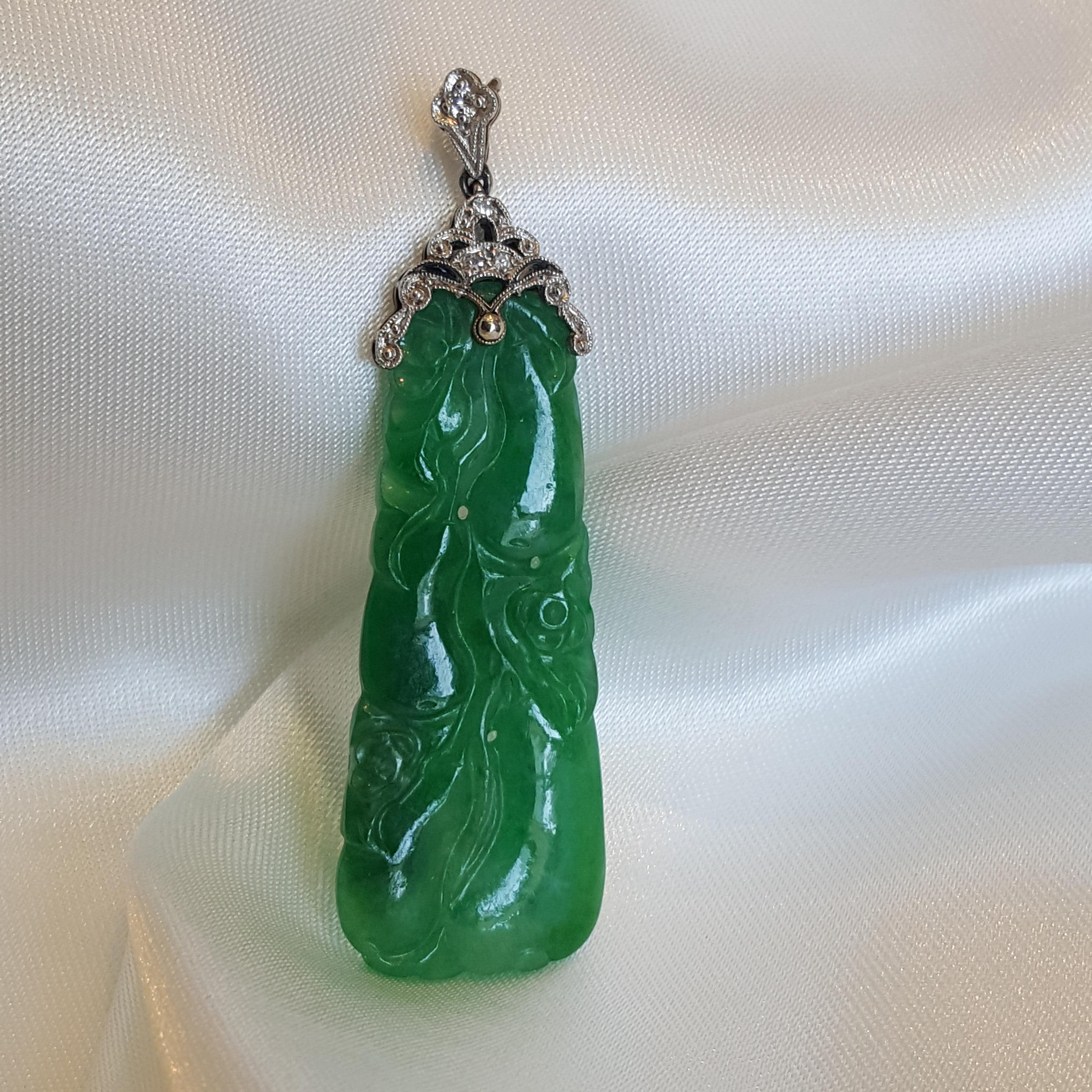 Art Deco Jadeite Melons Relief Pendant With Diamonds In Good Condition For Sale In San Diego, CA