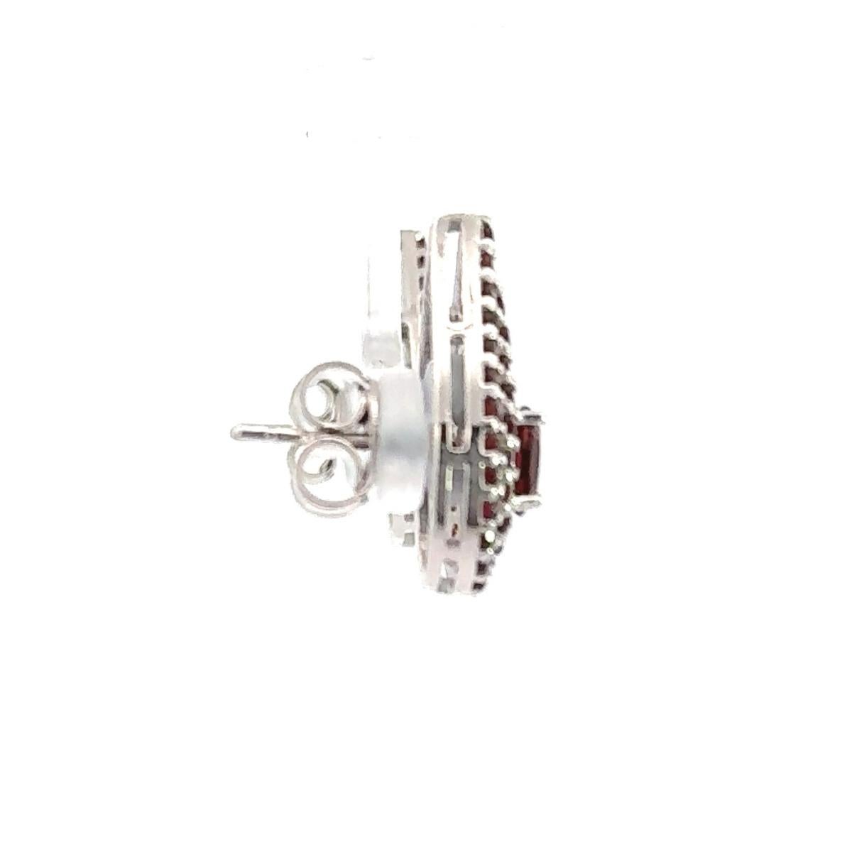 Women's Art Deco Style January Birthstone Garnet Stud Silver Earring for Graduation Gitf For Sale