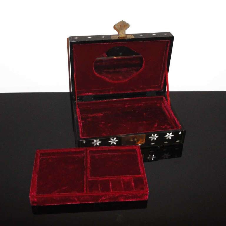 20th Century Art Deco Japanese Decor Jewelry Box Black Lacquer and Mother of Pearl