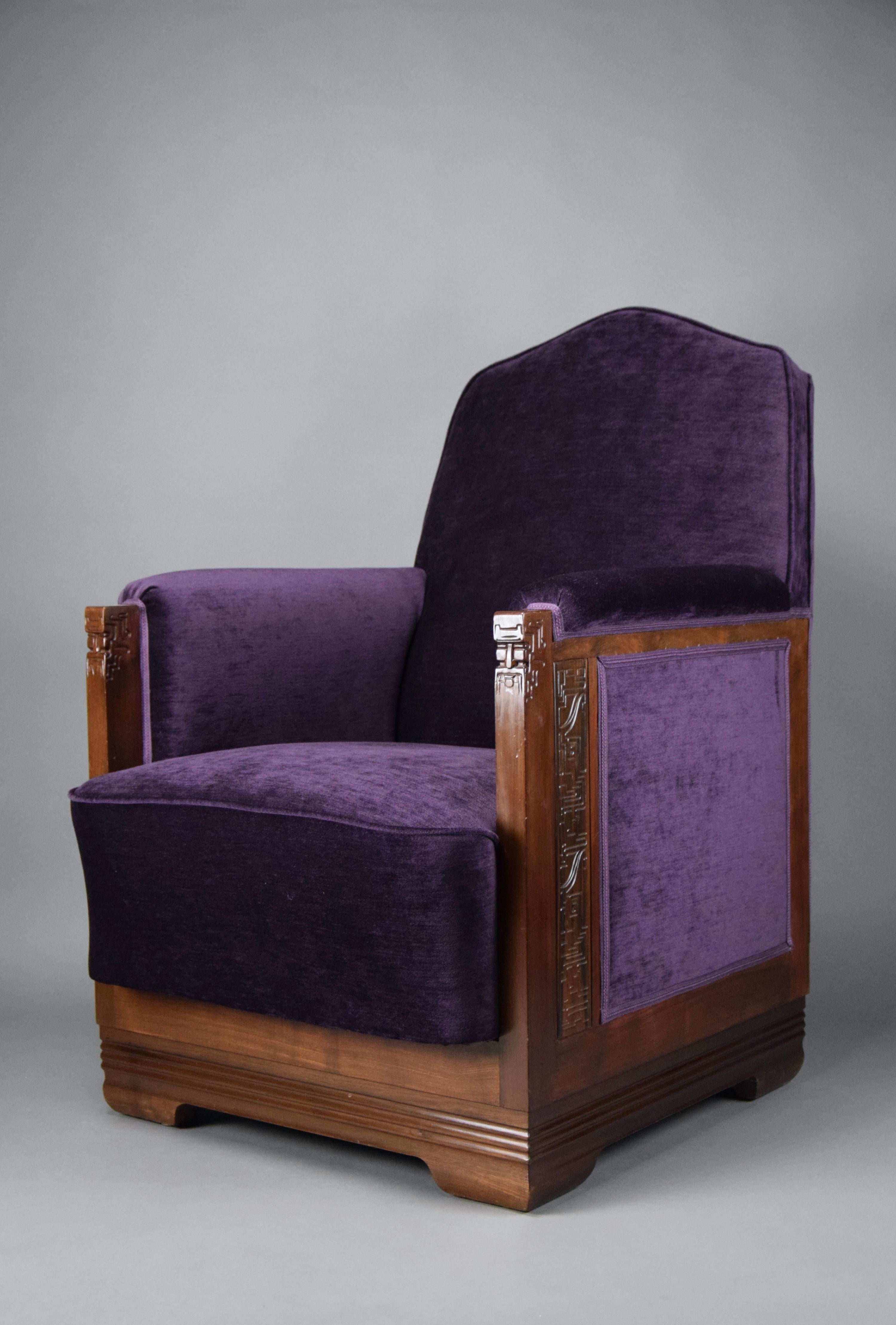 Art Deco Jatoba Wood and Purple Velvet Lounge Chair In Good Condition For Sale In Weesp, NL