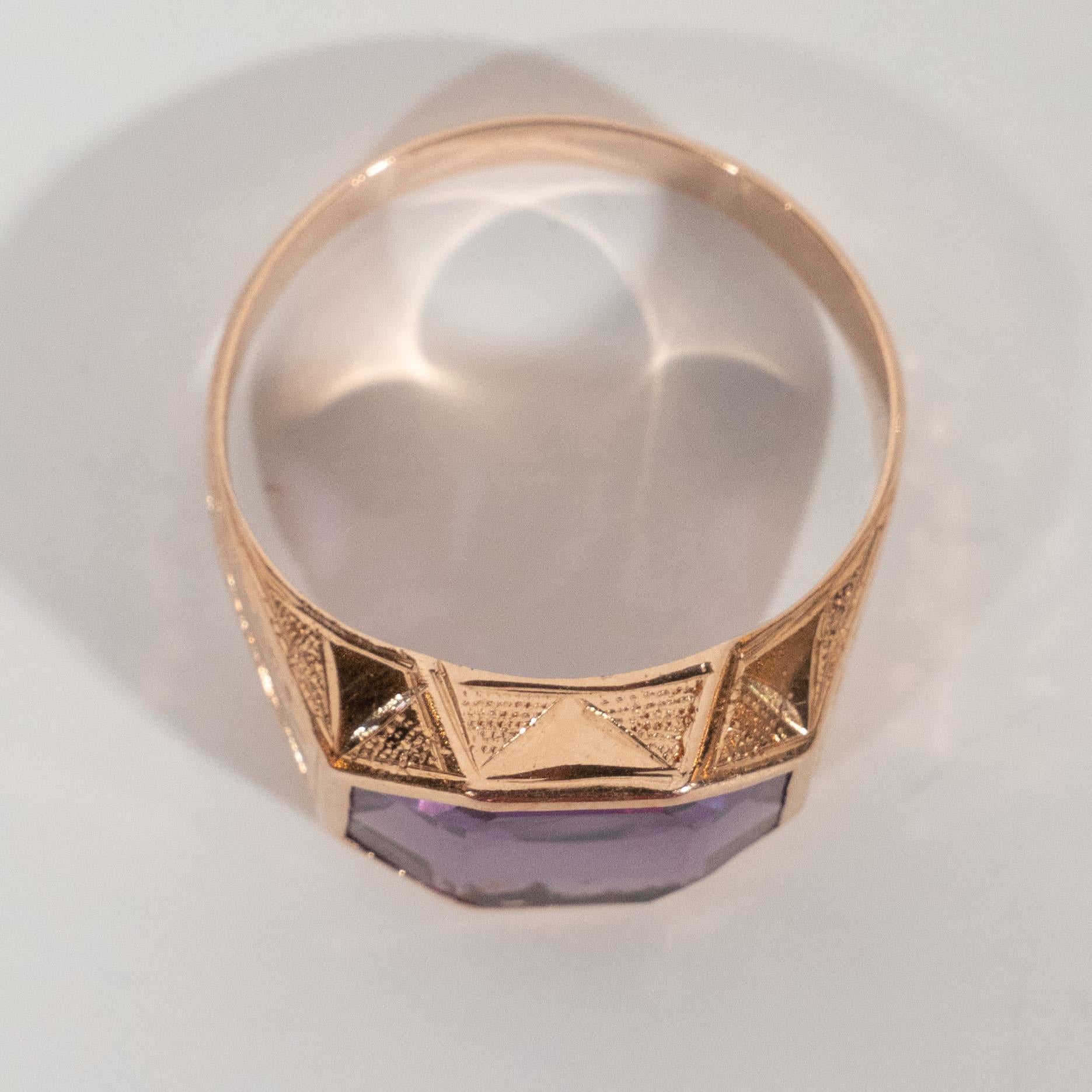 Art Deco Jazz Age Amethyst and 14 Karat Rose Gold with Geometric Cubist Designs In Excellent Condition In New York, NY