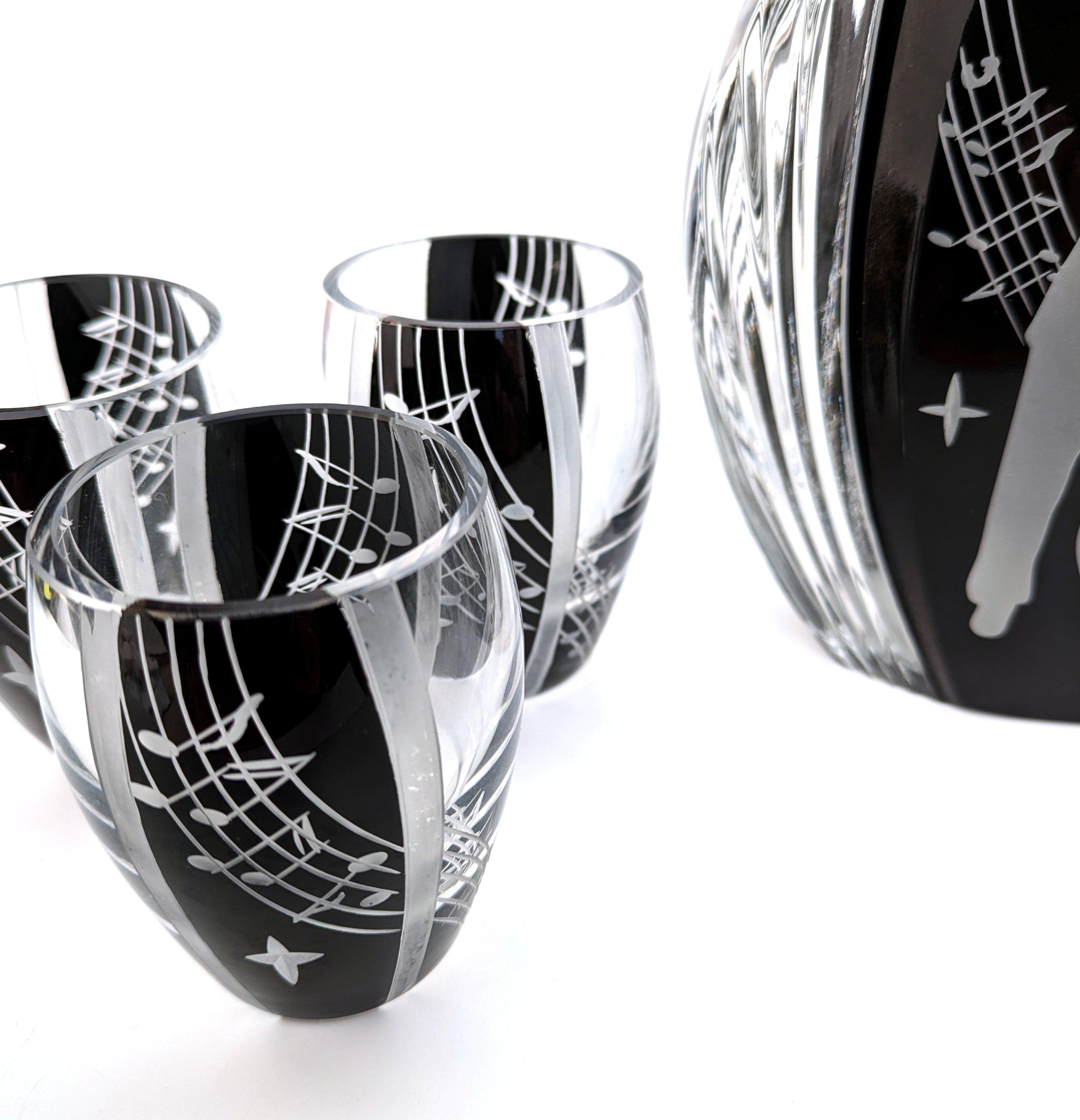 Art Deco 'Jazz Man' Glass Decanter Set with 6 Matching Glasses, c1930 For Sale 2