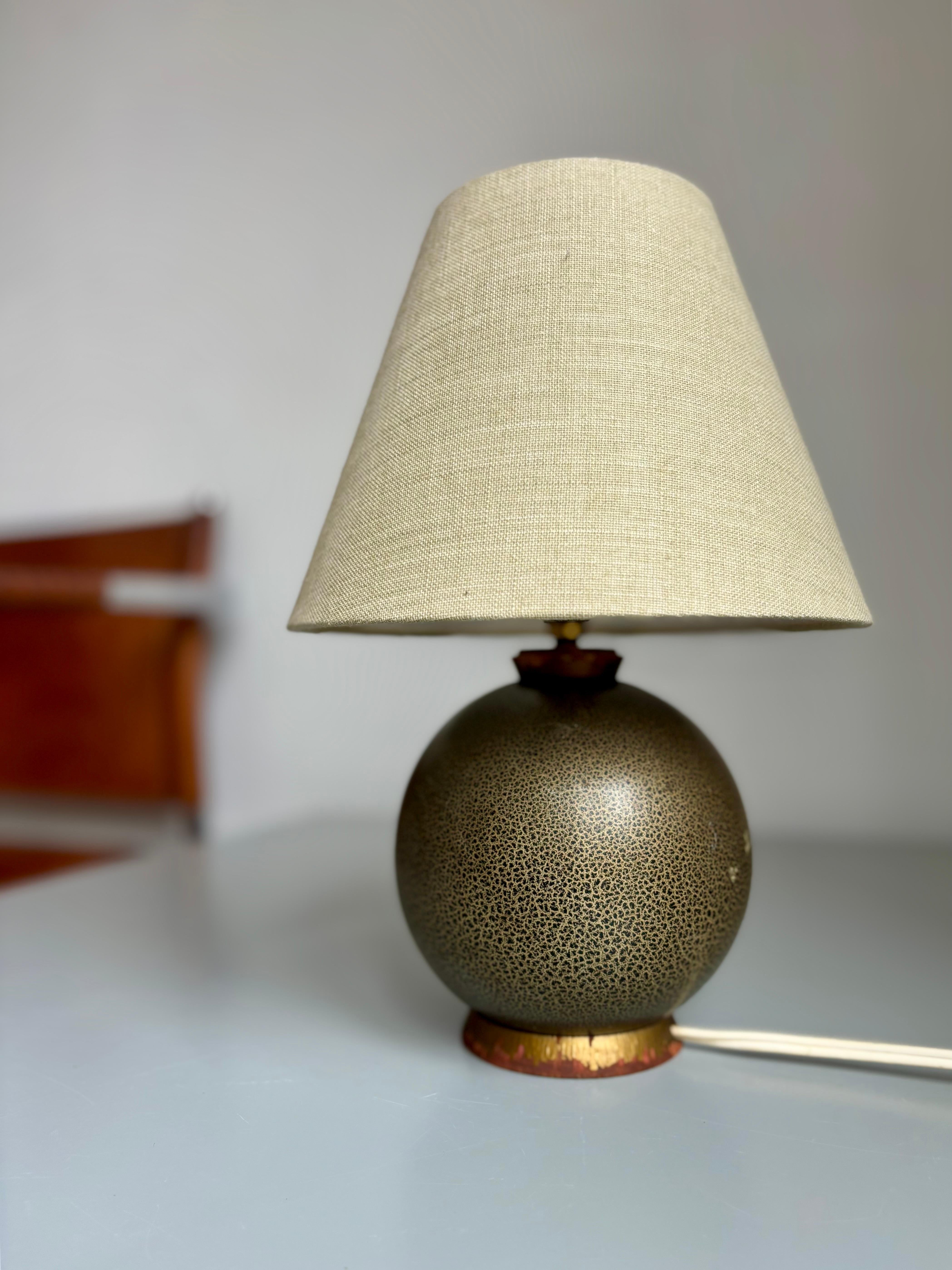 European Art Deco Jean Besnard Style Wooden Craquelé Table Lamp, 1920s For Sale