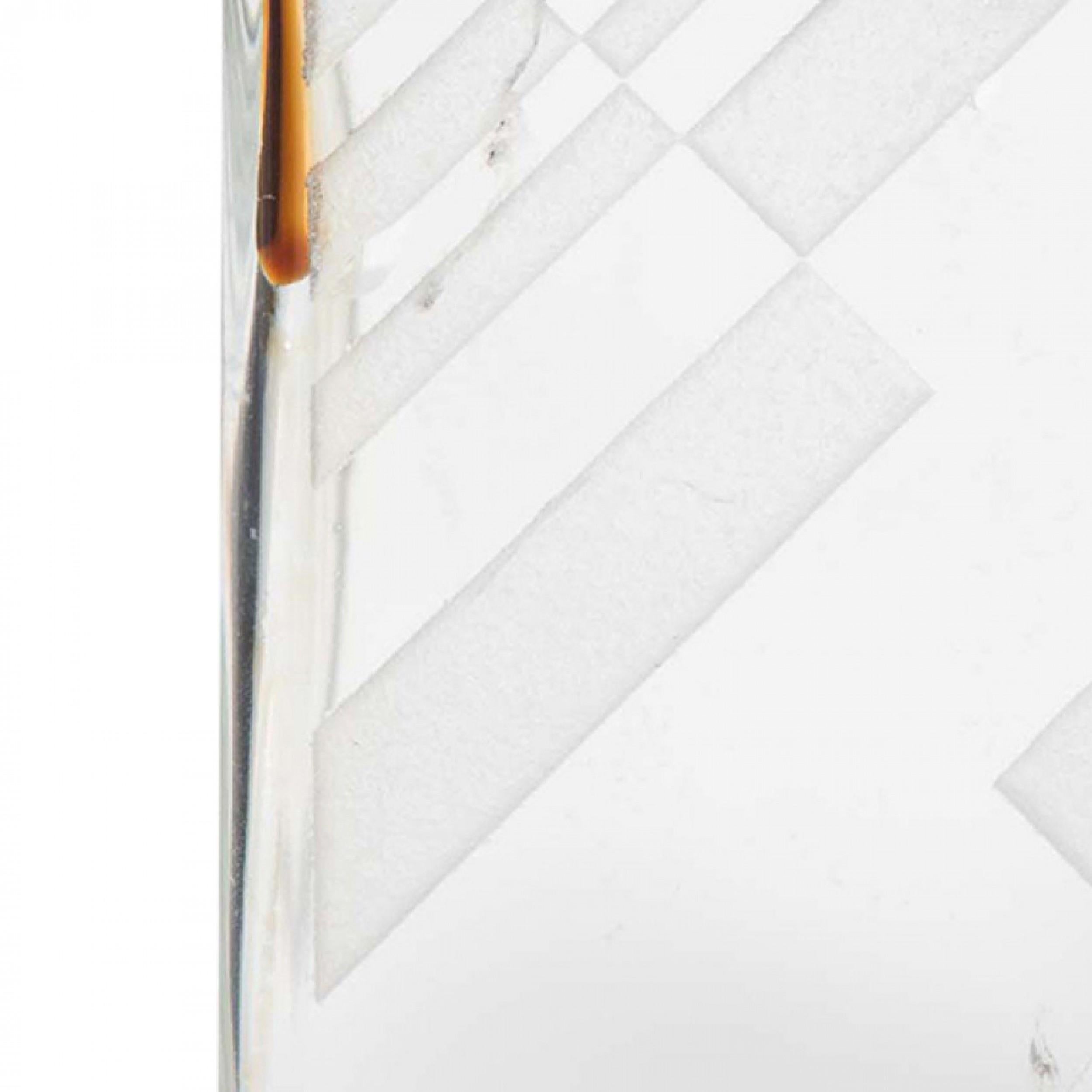Bottiglia per profumo in vetro rettangolare Art Deco con tagli geometrici in vetro smerigliato e piano quadrato in metallo patinato argento (JEAN LUCE)  (VEDI ANCHE - NIV229)
