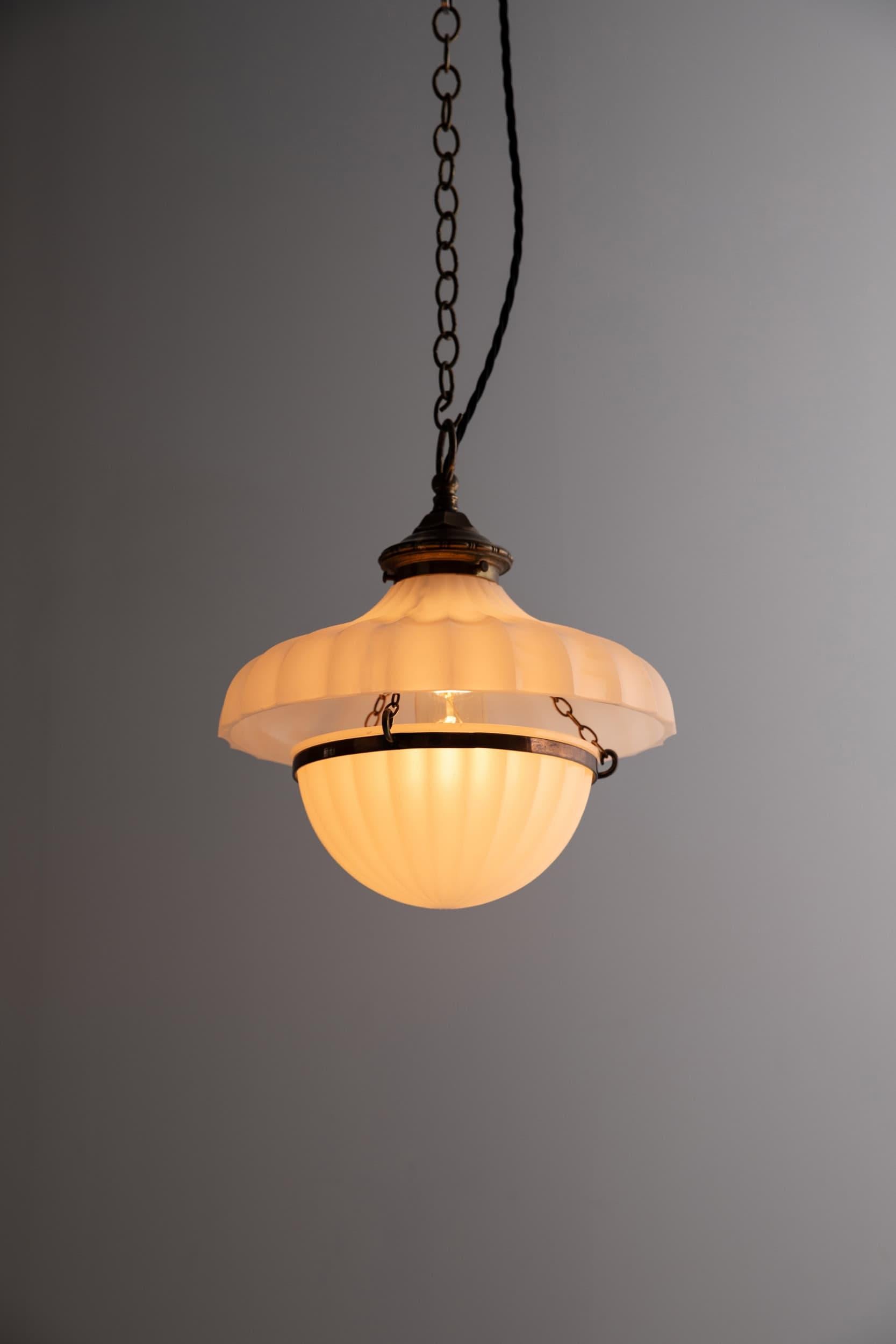 English Art Deco Jefferson Moonstone Doriclite Opaline Glass Light Pendant, C.1930