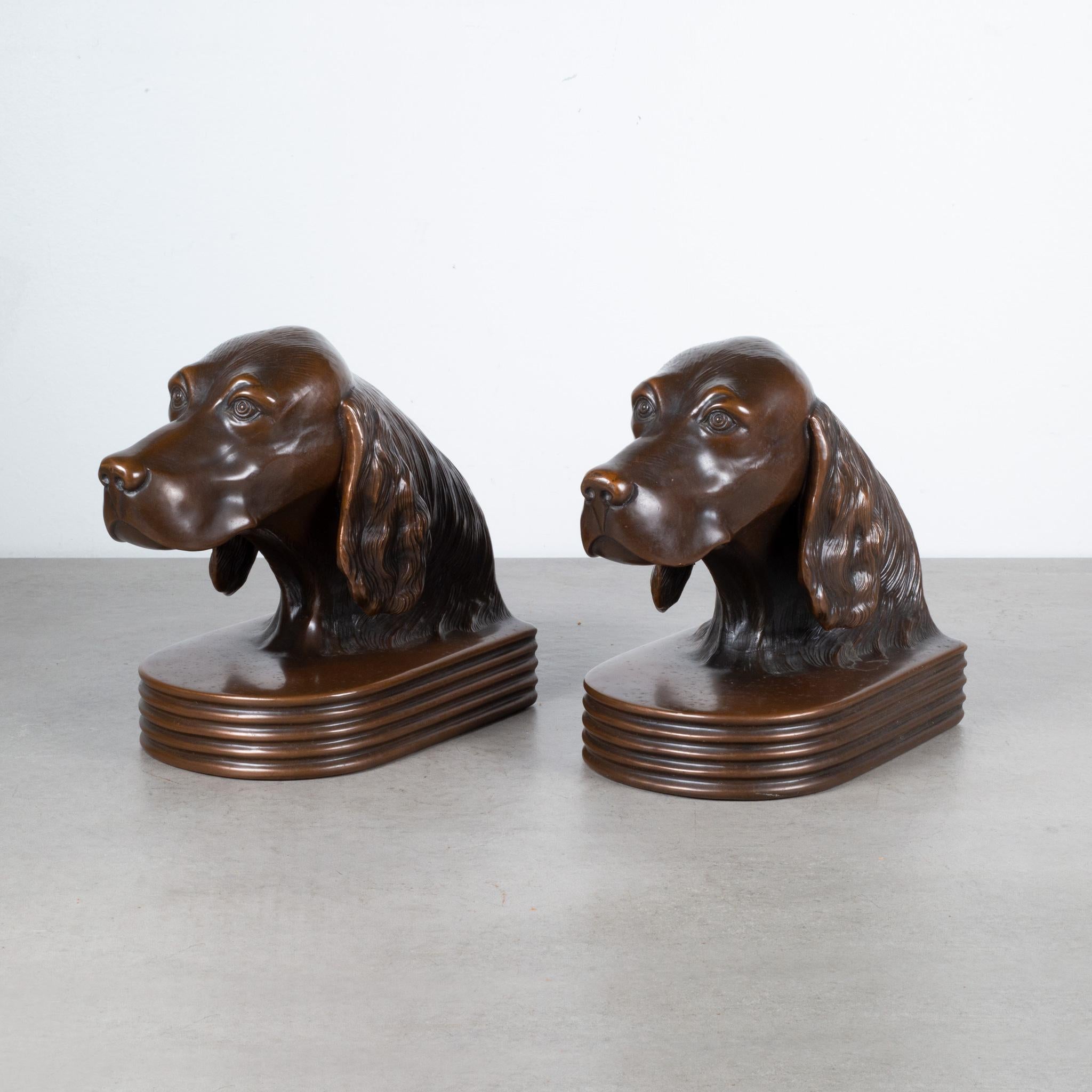 ABOUT

Art Deco bronze plated Irish Setter bookends manufactured by Jennings Brothers. Embossed 