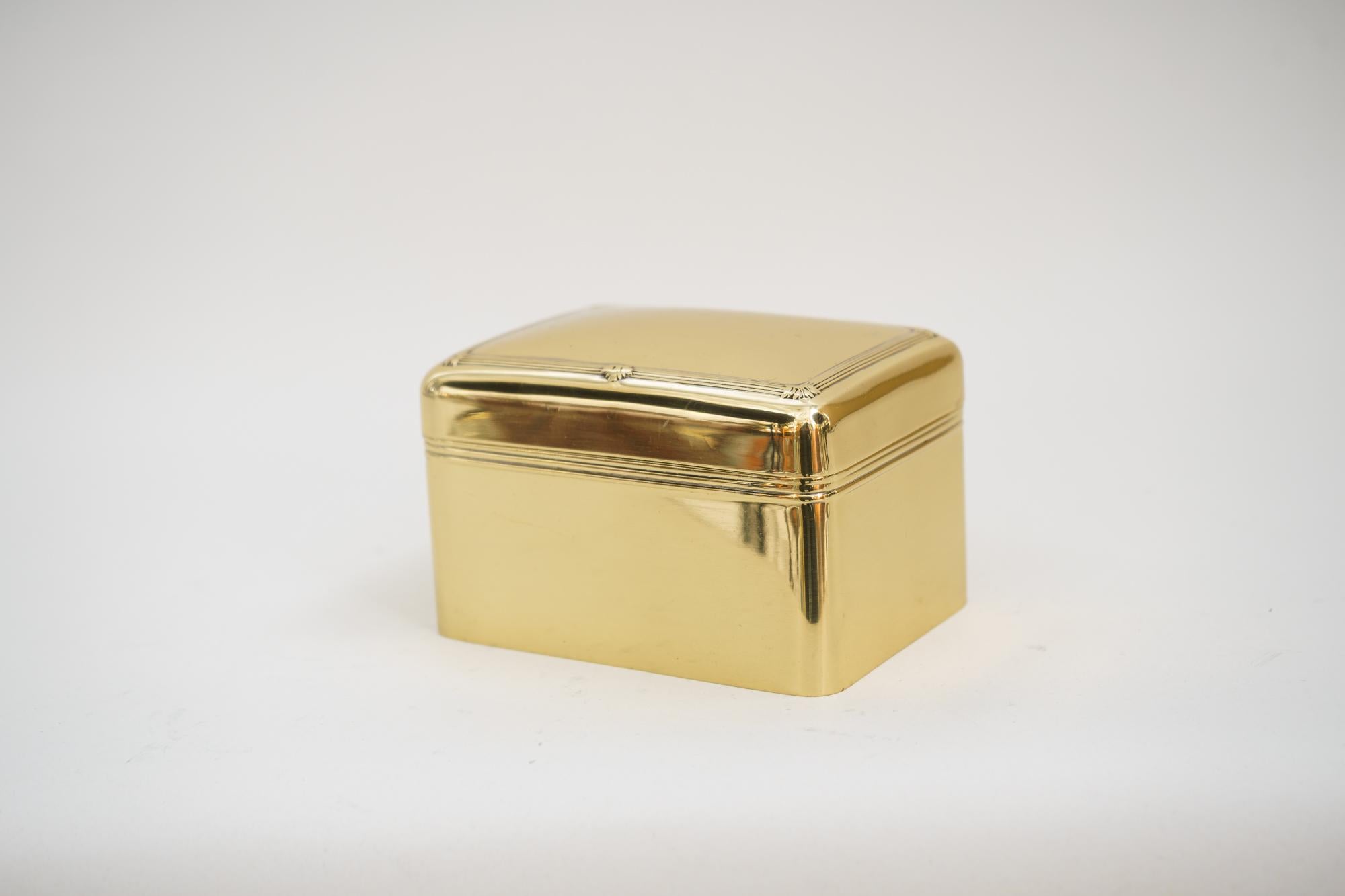 Art Deco jewelry box by WMF, Germany, circa 1920s.
Polished and stove enameled.