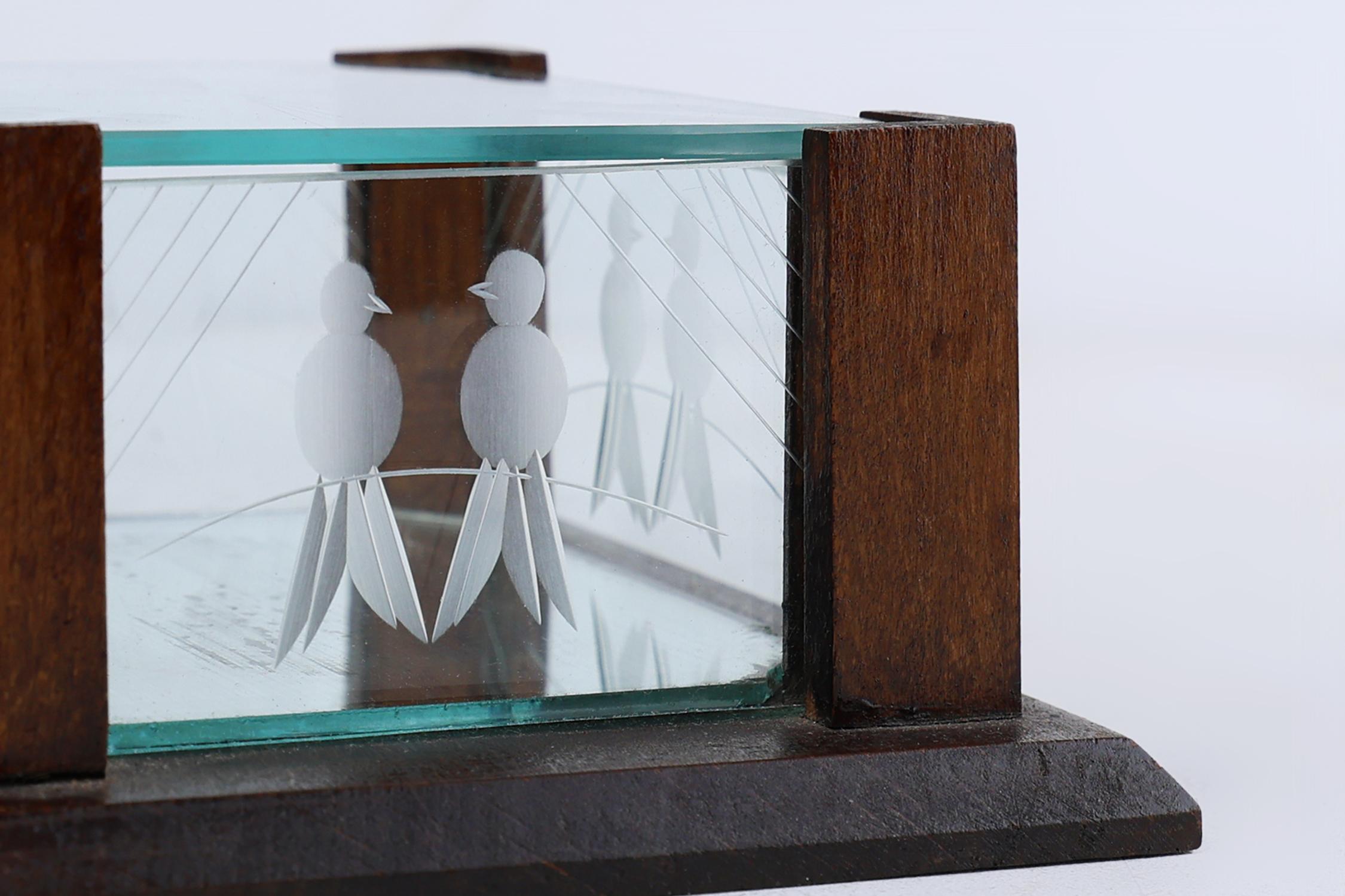 Art Deco jewelry box in facet cut glass and oak, France 1930s For Sale 2