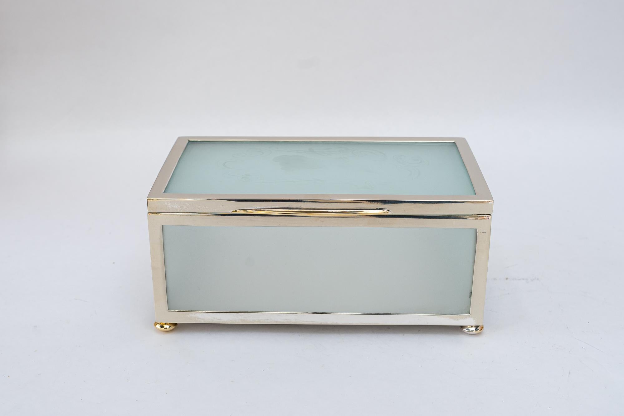 Art Deco Schmuckkästchen Nickel und Glas um 1920er Jahre (Art déco) im Angebot