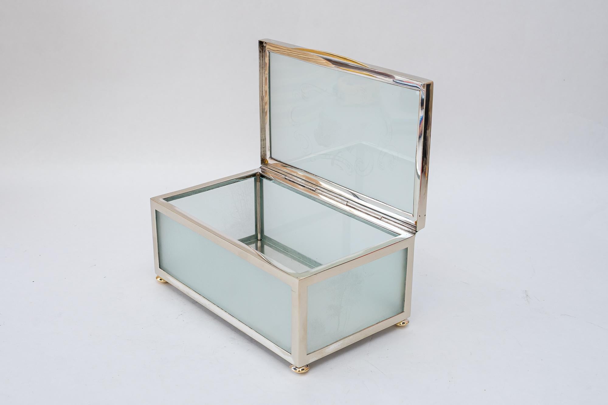 Art Deco Schmuckkästchen Nickel und Glas um 1920er Jahre im Angebot 1