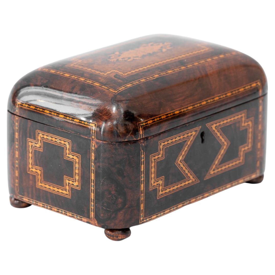 Art Deco Jewelry Box nut wood and maple wood inlays around 1920s