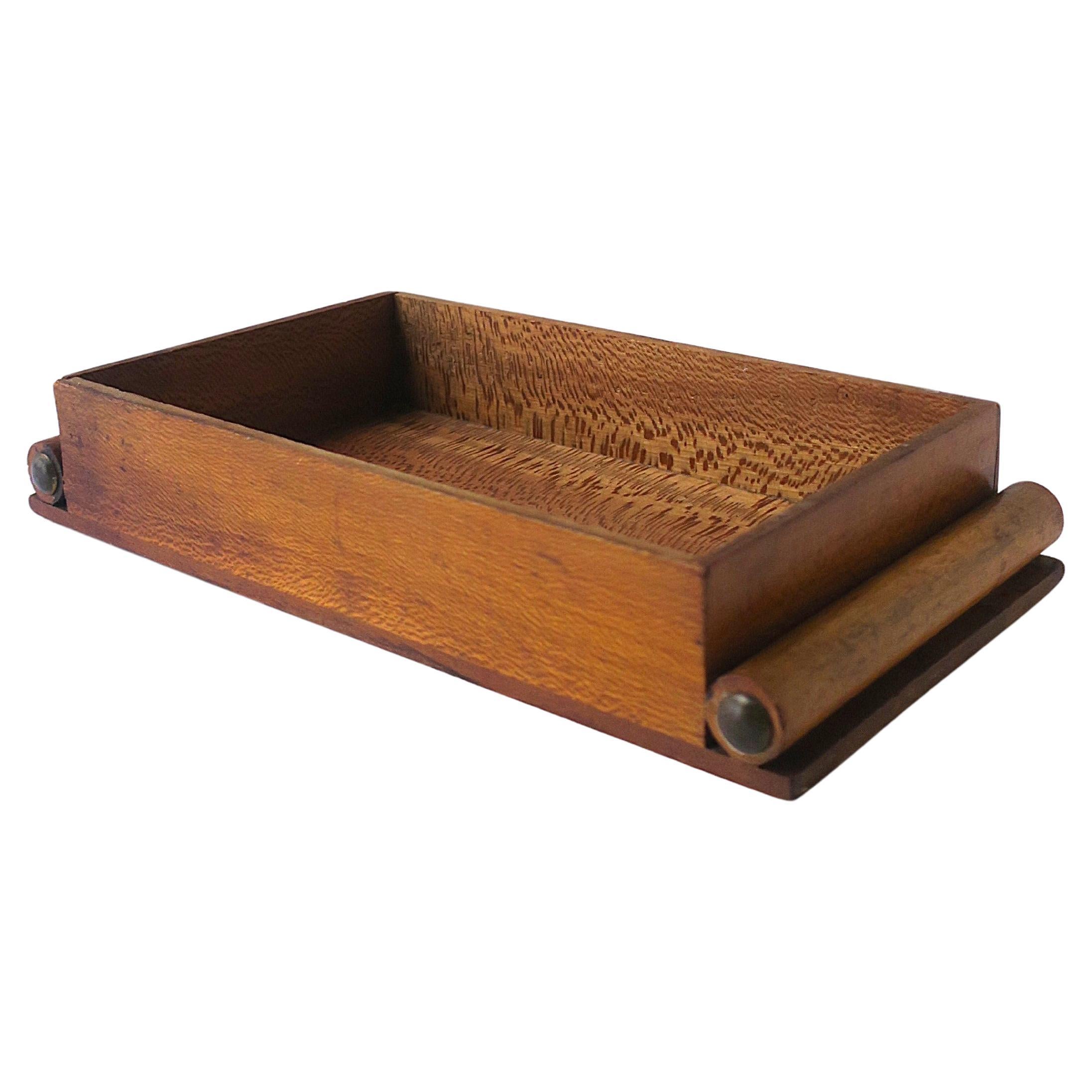 What is a vanity tray used for?