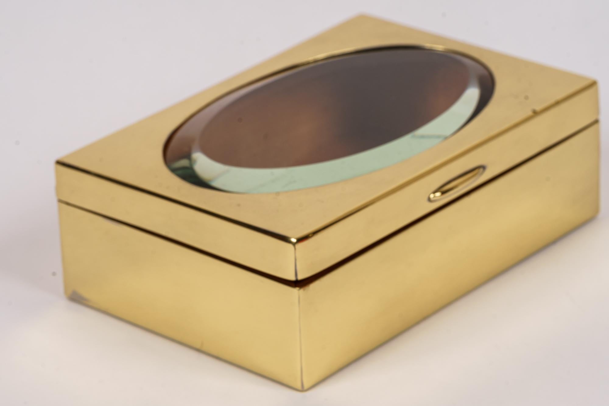 Art Deco Jewelry Box vienna around 1920s.
Polished and stove enameled.
Cut glass.