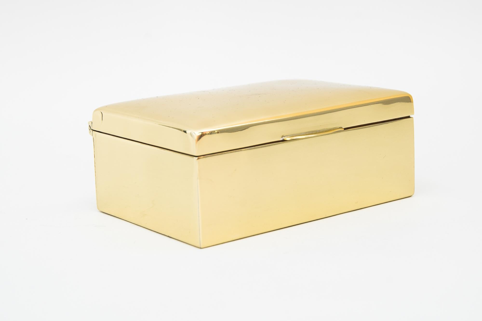Art Deco jewelry box, Vienna, circa 1920s
Brass polished and stove enameled
Original wood.