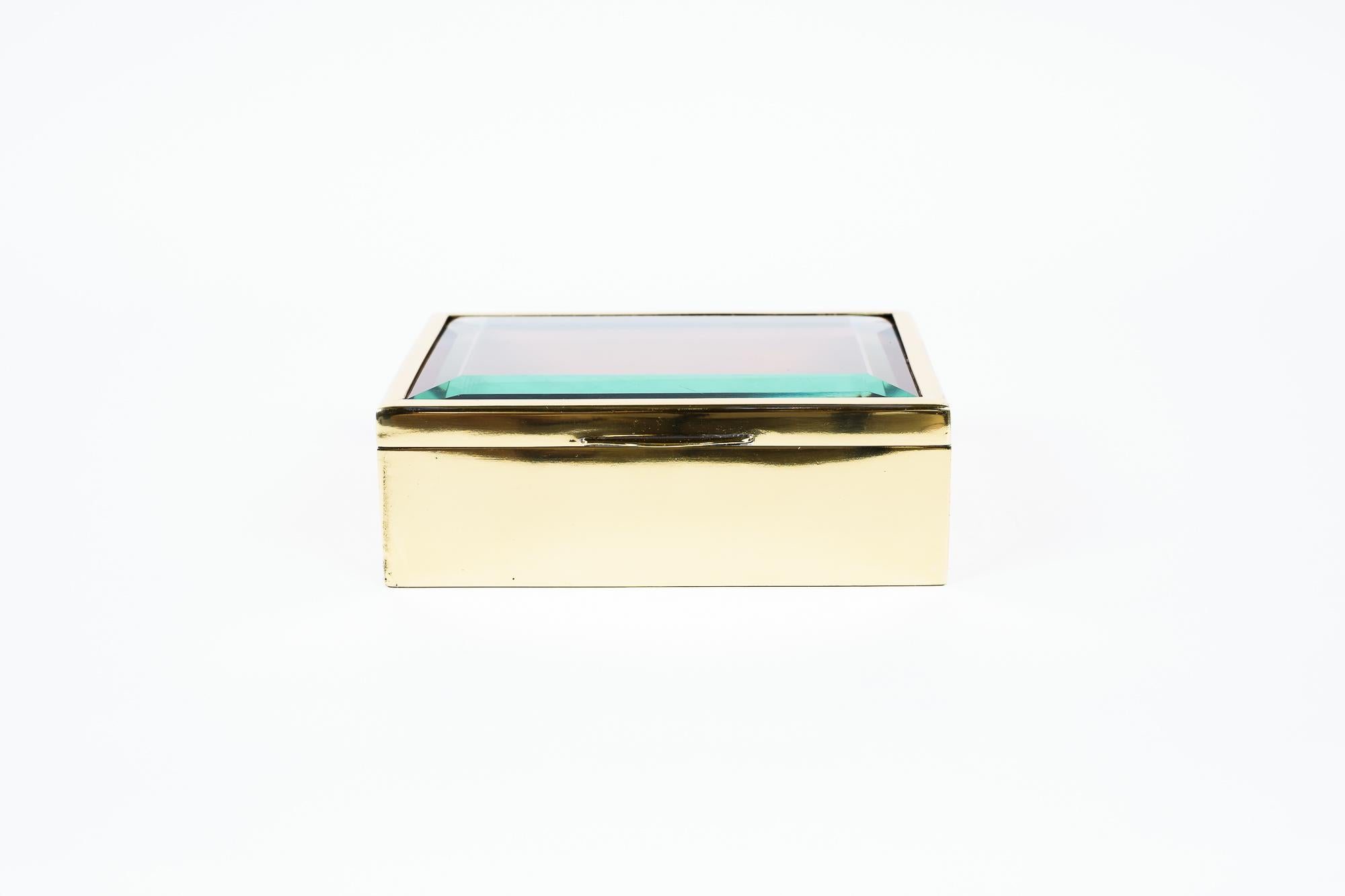 Art Deco jewelry boxes facetted glass, Vienna around 1920s
Brass polished 
Original glass
Original wood
facetted glass.