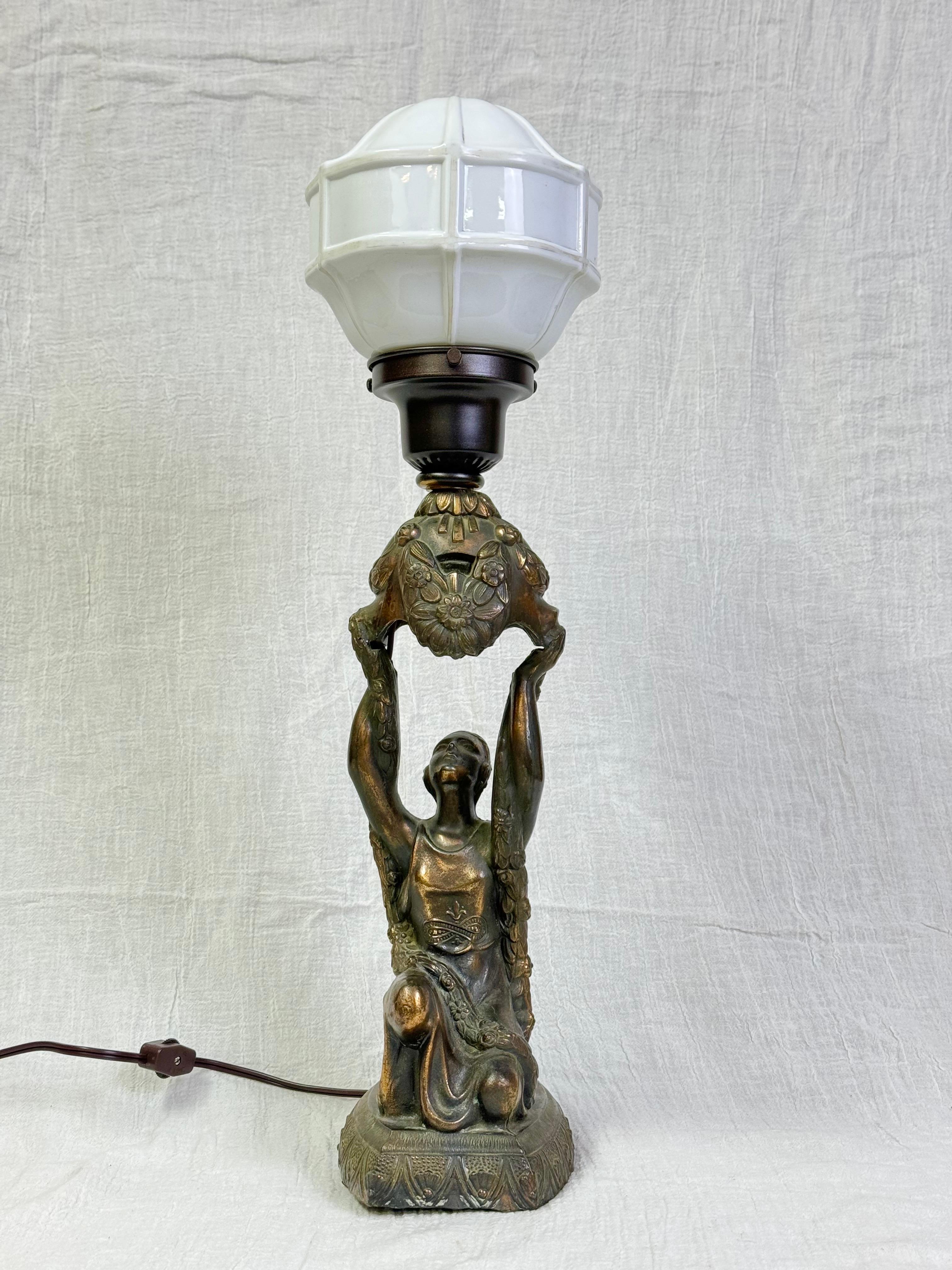 Art Deco Joan Of Arc Table Lamp by La Belle In Good Condition For Sale In Redding, CT