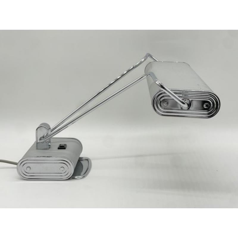 Art Deco Jumo N 71 Desk Lamp in Chrome Metal by Eileen Gray, 1940s
 
 Vintage Design
 Superb Desk Lamp, French administration circa 1940, completely cleaned in its original gray / grinardo patina, functional on switch.
 *The cable of this item may
