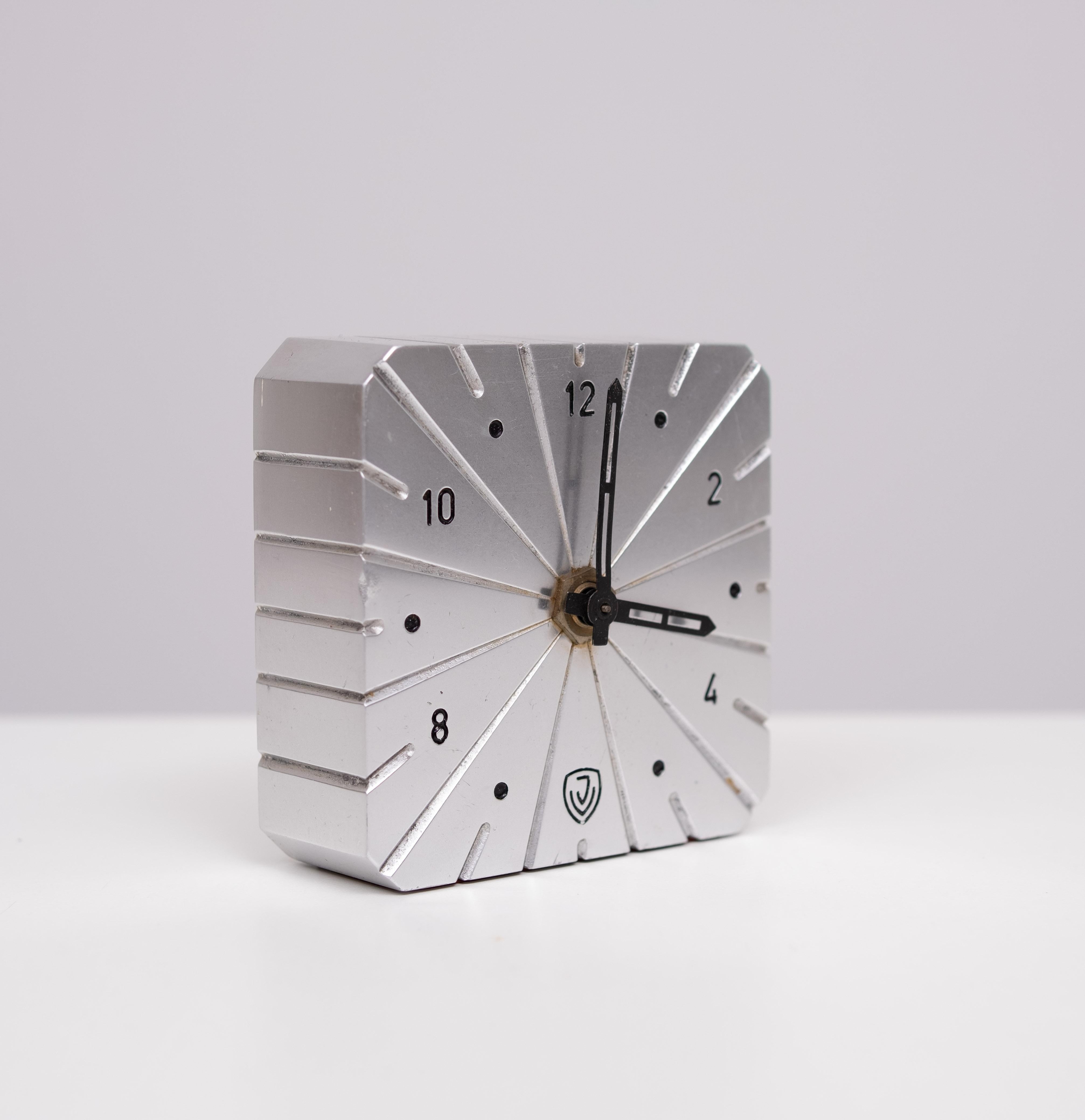 Art Deco Junghans  Aluminum Table Clock  Germany In Good Condition For Sale In Den Haag, NL