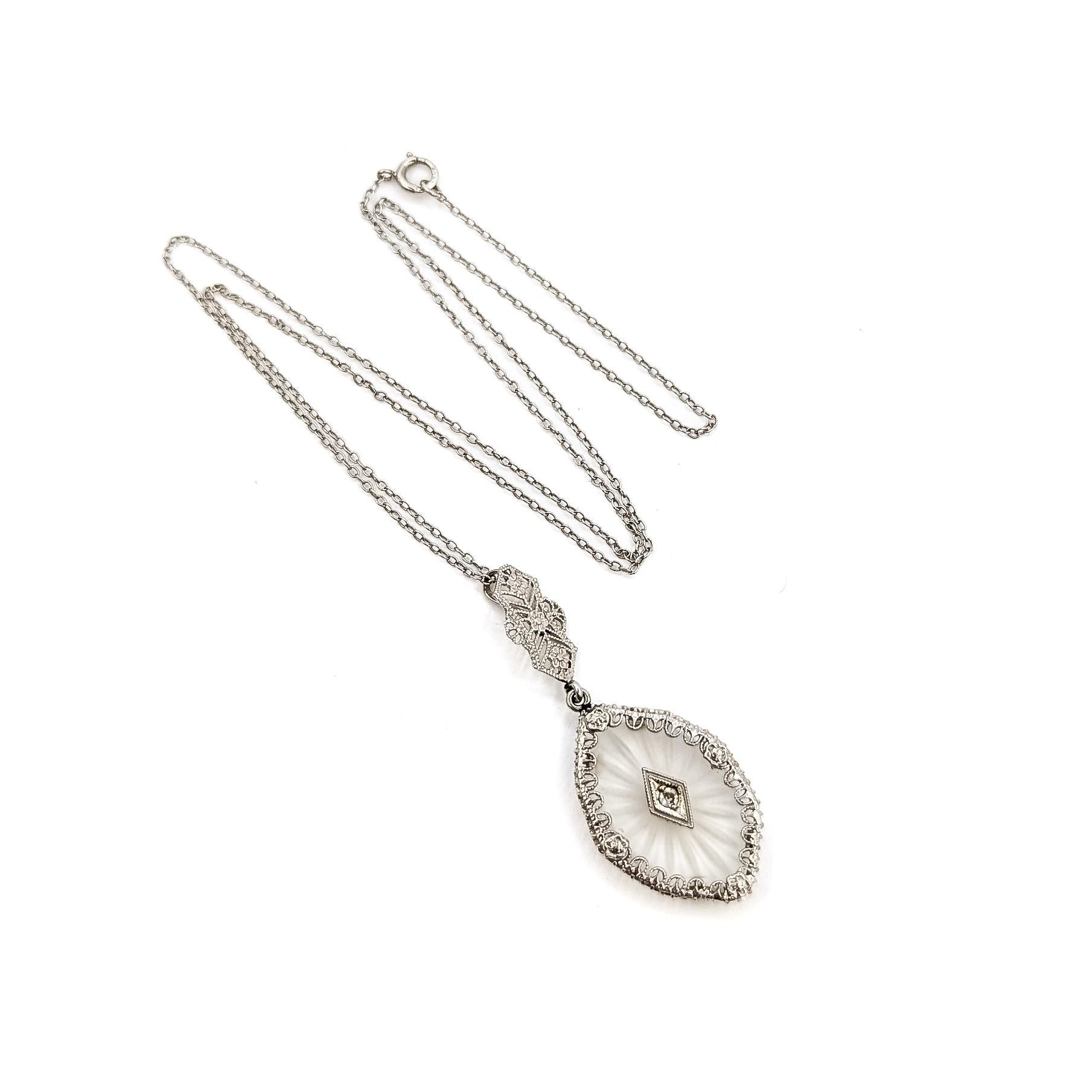 Art Deco Kampfer Glass & Diamond Necklace in 14k Damen im Angebot