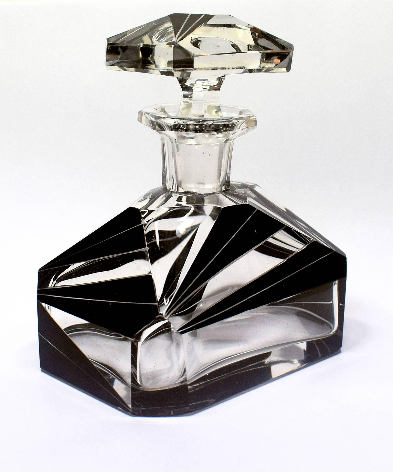 For your consideration is this wonderful 1930s Art Deco perfume bottle by Karl Palda with black geometric decoration. Great size to use for perfumes of even salts in the bathroom. Condition is great with no damage at all.