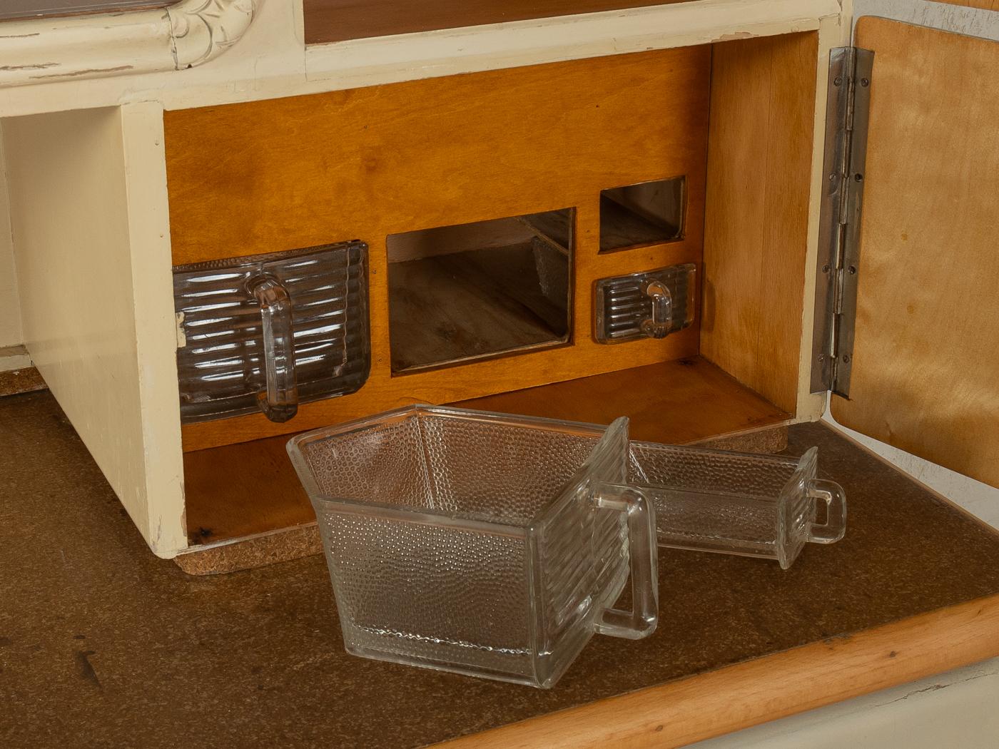 Inizio XX secolo Mobile da cucina Art Deco, Beka in vendita