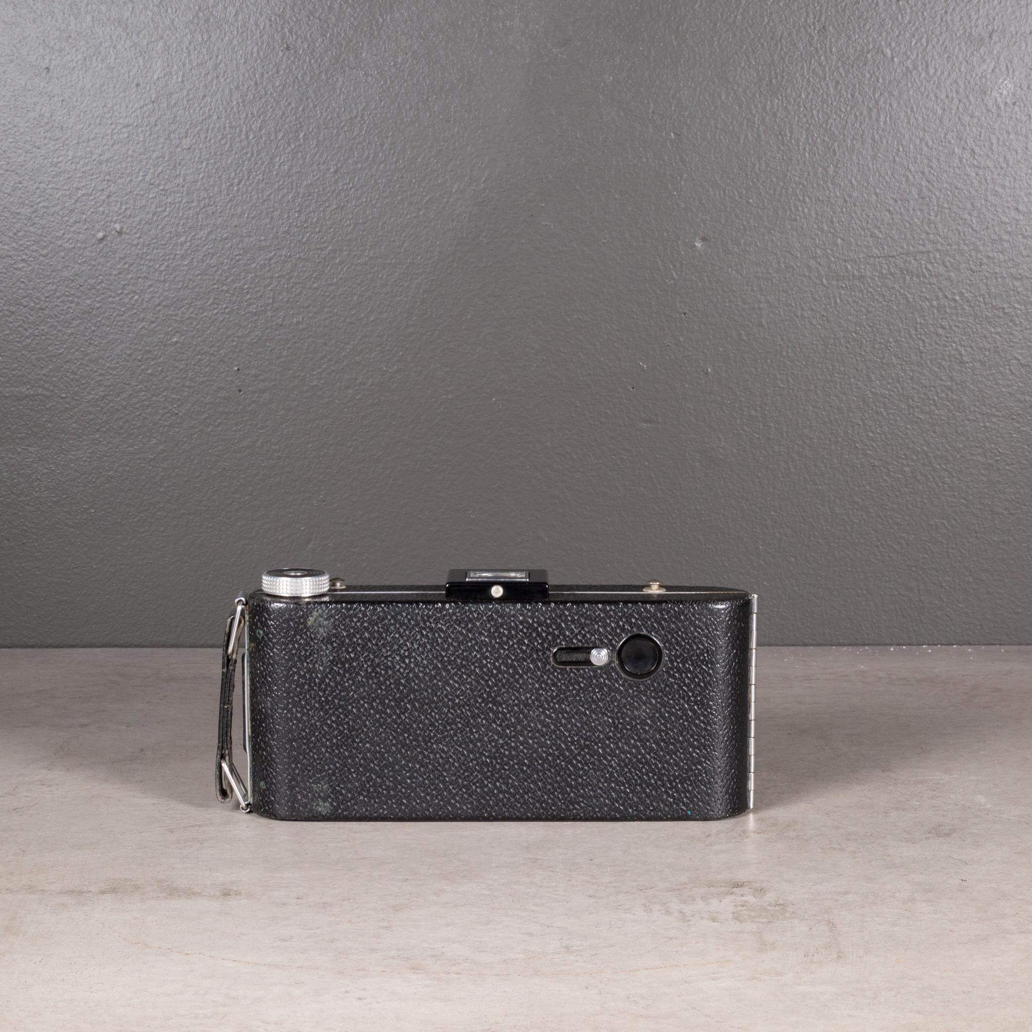 Metal Art Deco Kodak Senior Six-16 Folding Camera c.1937-1939 (FREE SHIPPING) For Sale