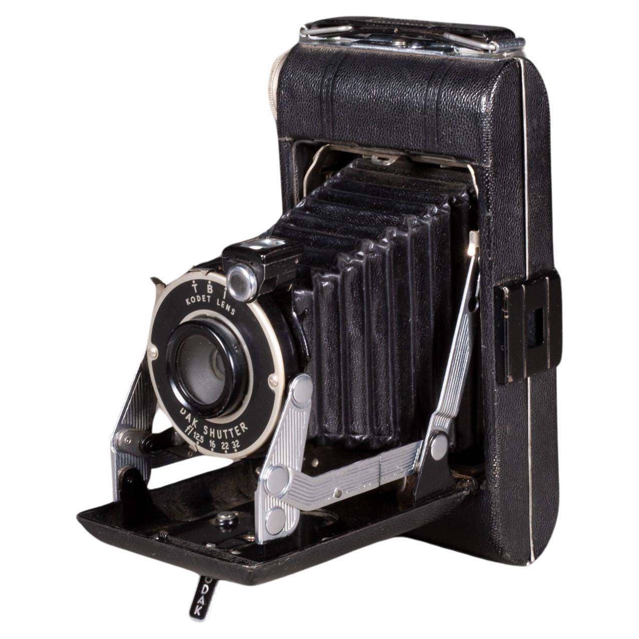 Art Deco Kodak Vigilante Junior Six-20 Folding Camera c.1940-1948 For Sale
