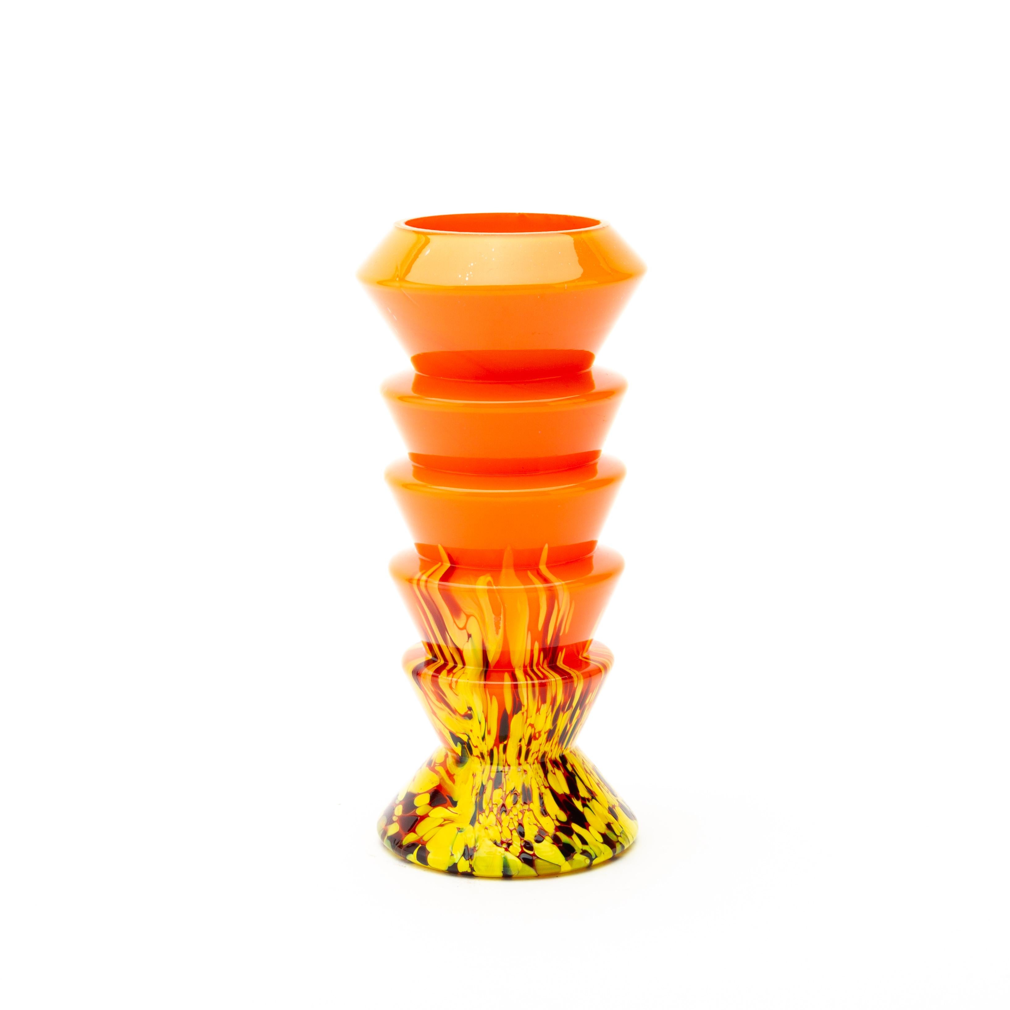 Vaso a strati in vetro Art Deco Kralik Ernst Steinwald Tango Splatter 
Buono stato
Spedizione internazionale gratuita.