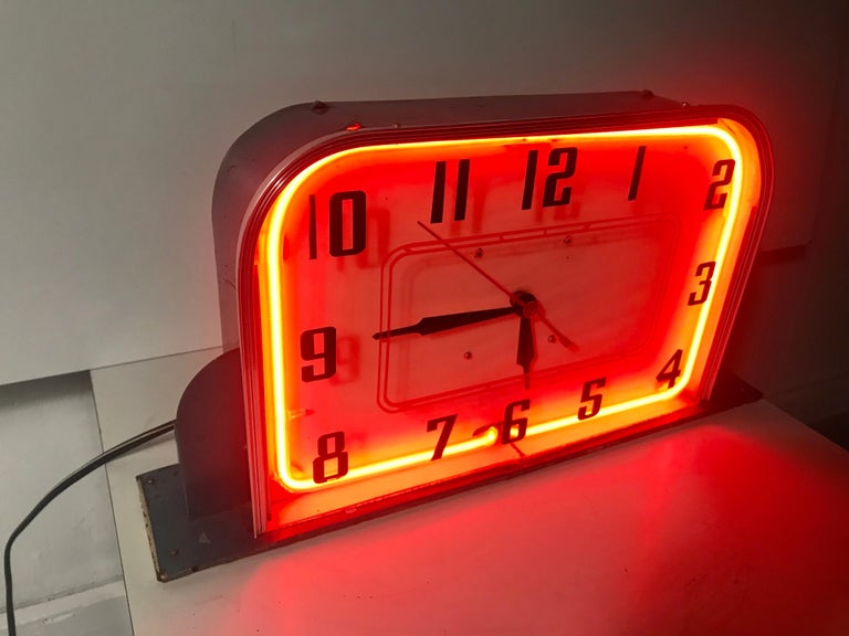 Art Deco Lackner Table / Counter Top Neon Clock, 1930s at 1stDibs