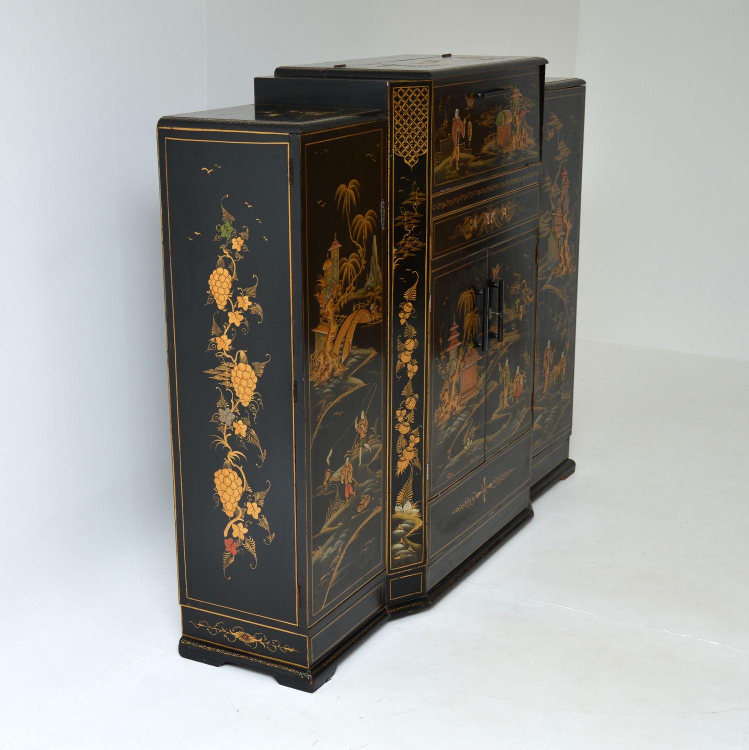 Wood Art Deco Lacquered Chinoiserie Drinks Cabinet / Sideboard