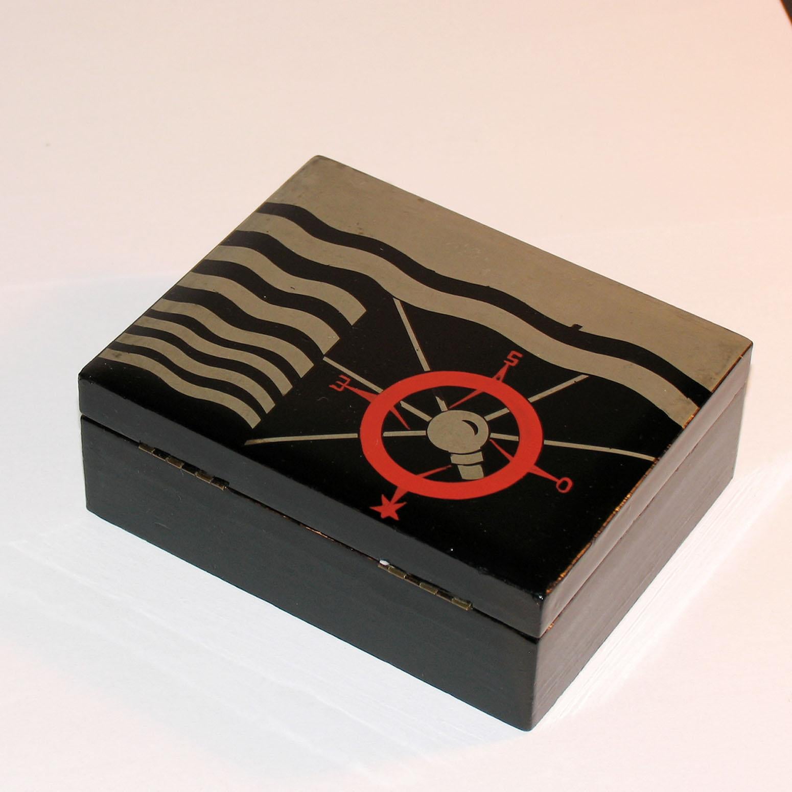 Mid-20th Century Art Deco Lacquered Decorative Jewelry Box For Sale
