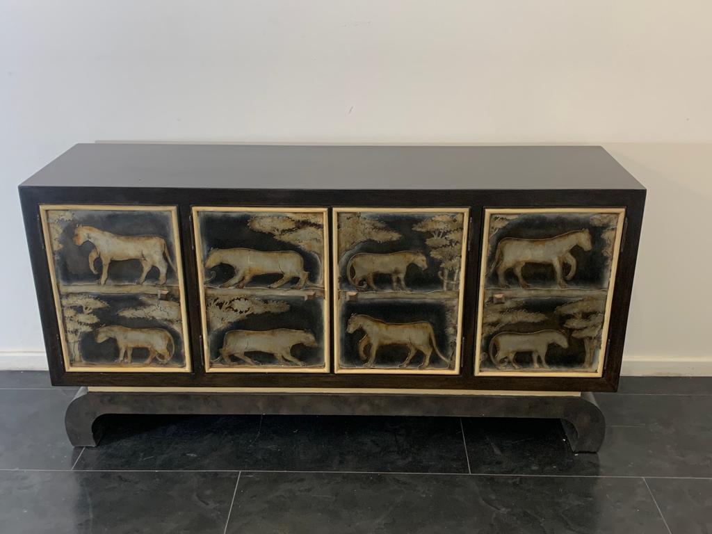 Art Deco Lacquered Figures Sideboard from Lam Lee Group, 1990s In Excellent Condition For Sale In Montelabbate, PU
