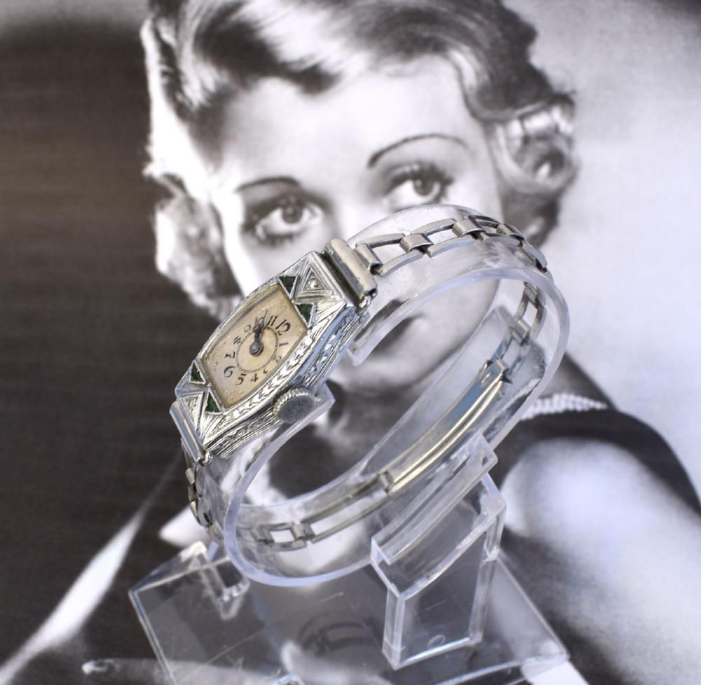 Montre-bracelet Art déco en or blanc 14 carats remplie, pour femmes, c1932 en vente 3