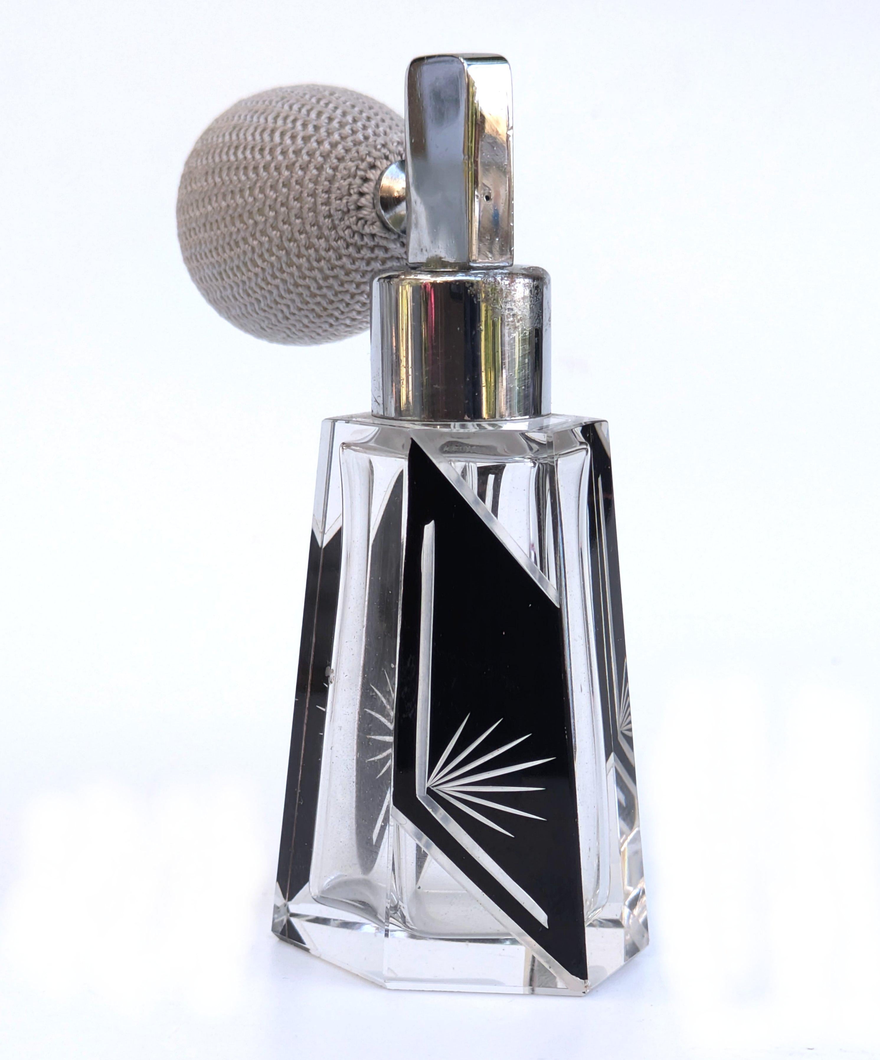 Smaltato Bottiglia di profumo atomizzatore da donna Art Deco di Karl Palda , circa 1930 in vendita
